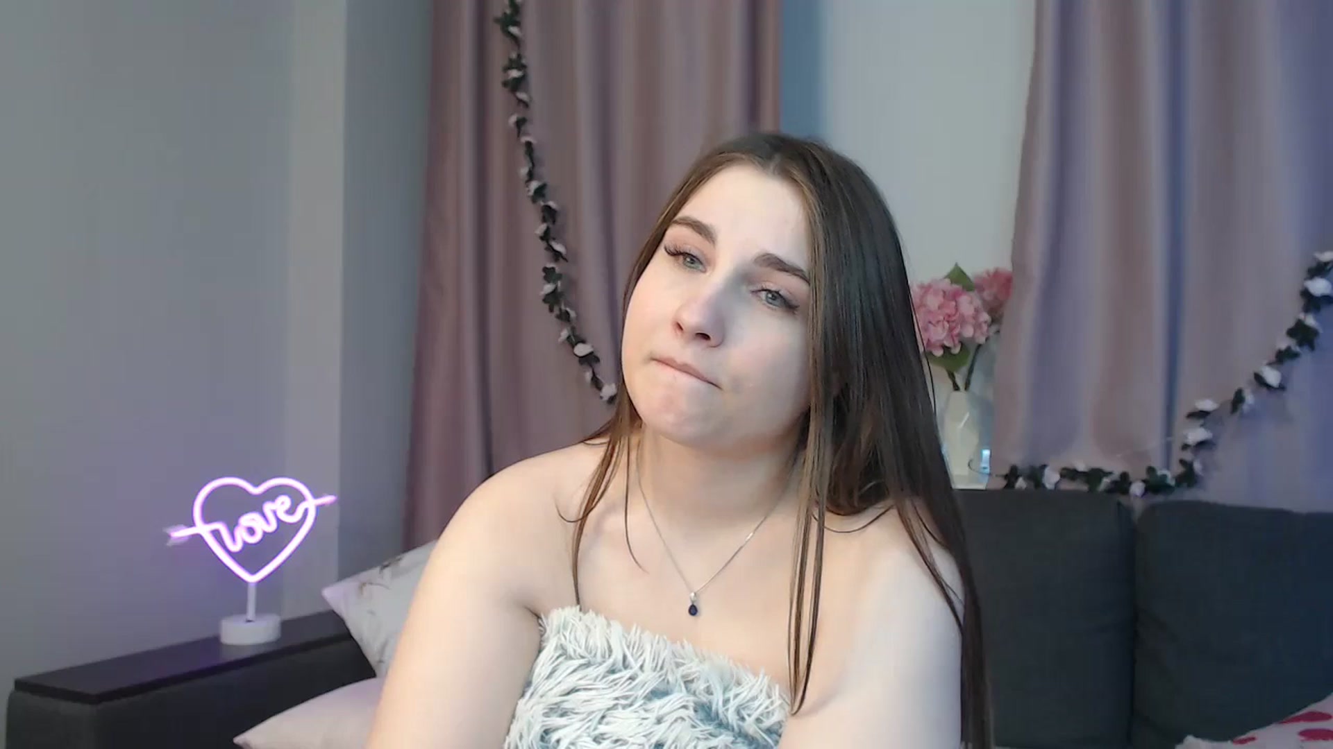 Gallery image thumbnail from LaneyGrey's myfreecams stream on, 11/04/2024, 13:49 image 7 of 20