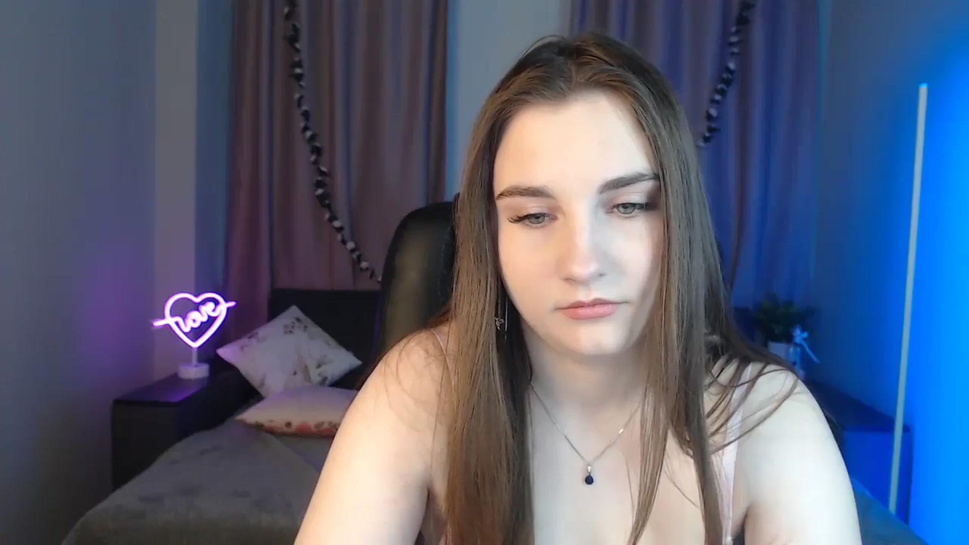 Gallery image thumbnail from LaneyGrey's myfreecams stream on, 11/05/2024, 09:25 image 14 of 20