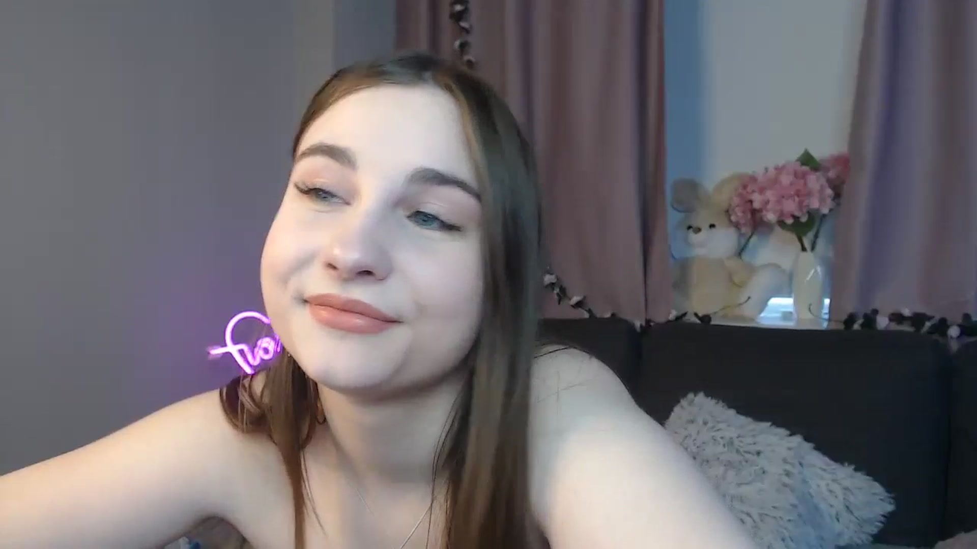 Gallery image thumbnail from LaneyGrey's myfreecams stream on, 11/06/2024, 12:28 image 14 of 20