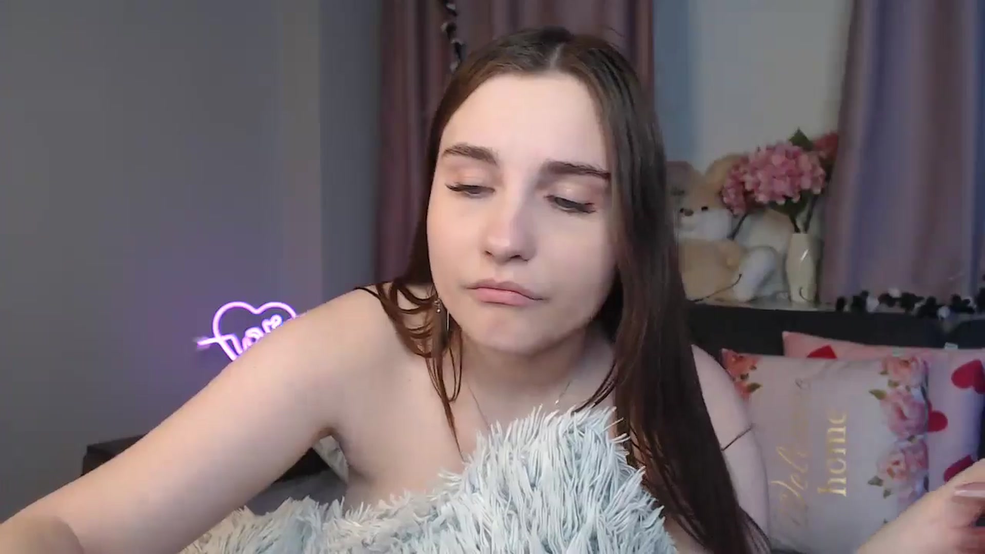 Gallery image thumbnail from LaneyGrey's myfreecams stream on, 11/09/2024, 14:51 image 17 of 20