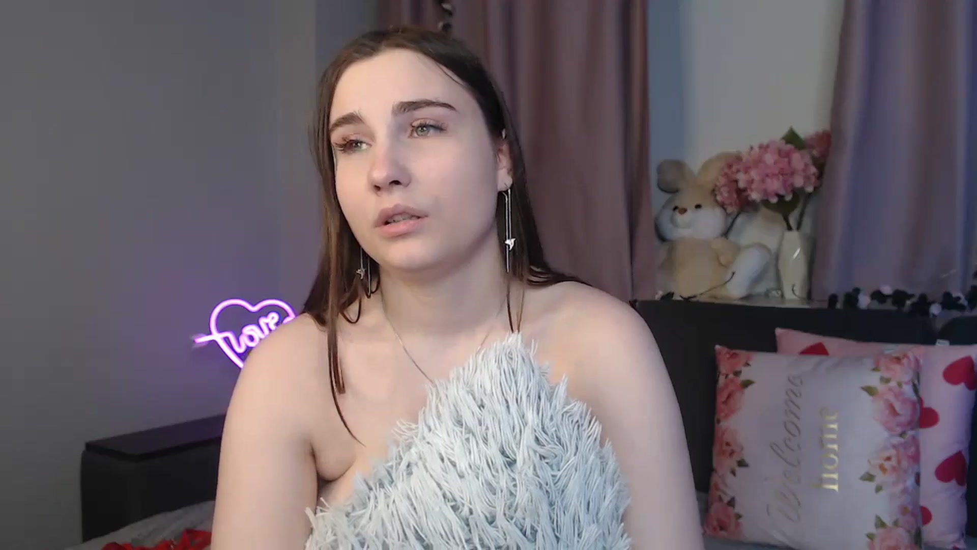 Gallery image thumbnail from LaneyGrey's myfreecams stream on, 11/09/2024, 14:51 image 18 of 20