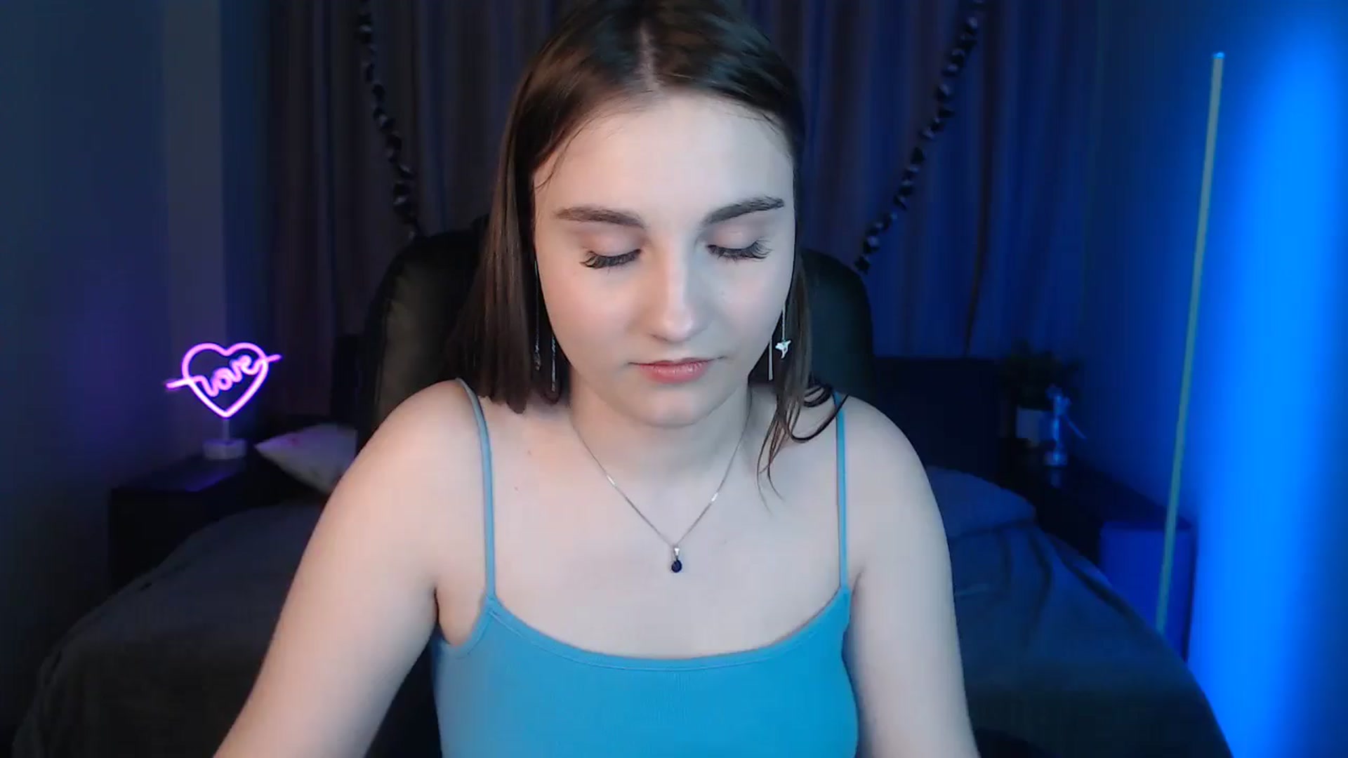 Gallery image thumbnail from LaneyGrey's myfreecams stream on, 11/10/2024, 12:04 image 3 of 20