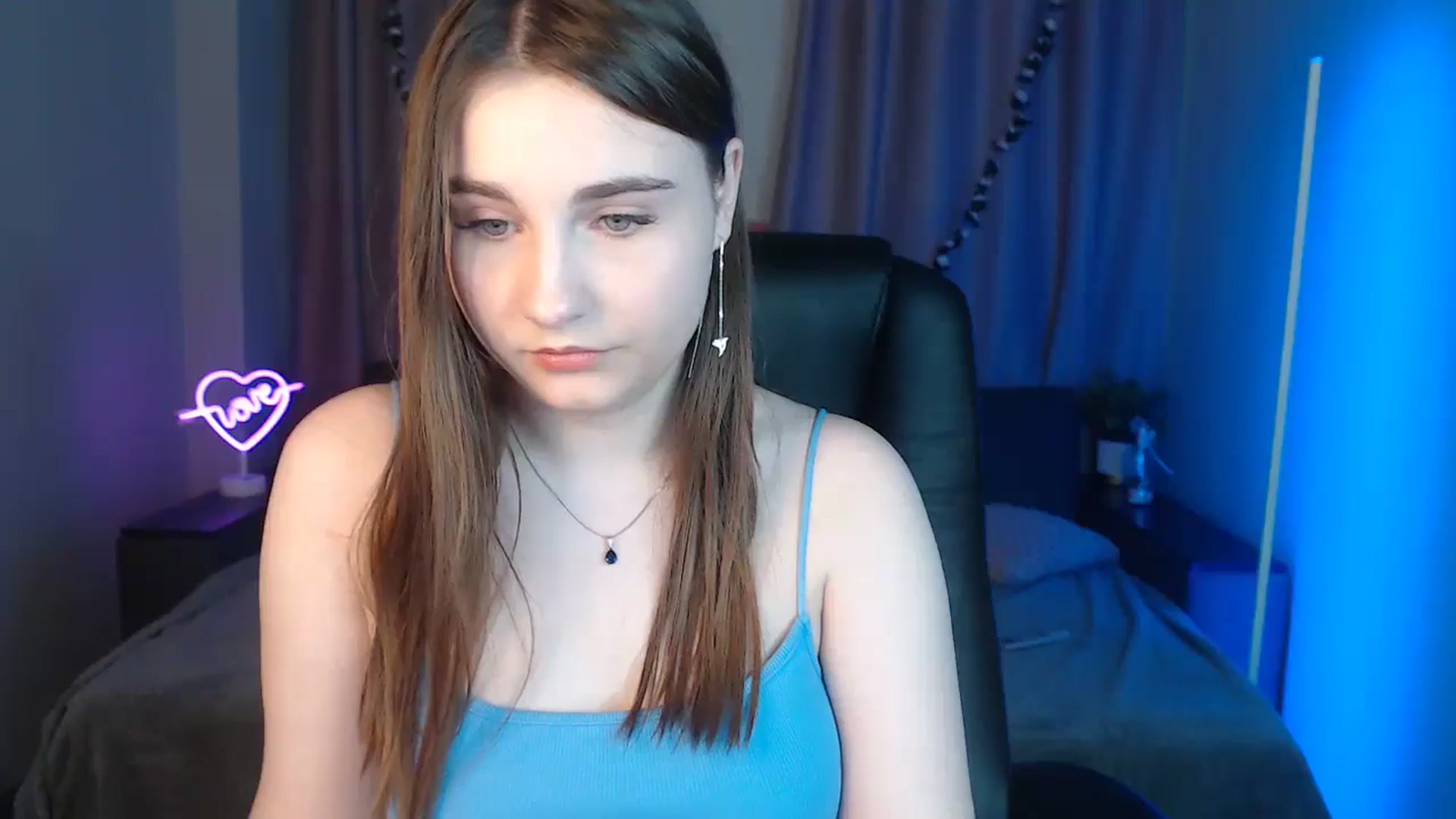 Gallery image thumbnail from LaneyGrey's myfreecams stream on, 11/10/2024, 12:04 image 9 of 20