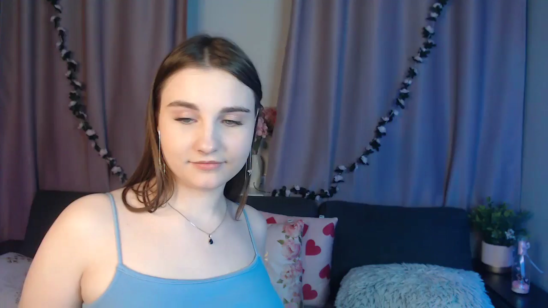 Gallery image thumbnail from LaneyGrey's myfreecams stream on, 11/10/2024, 14:35 image 9 of 20