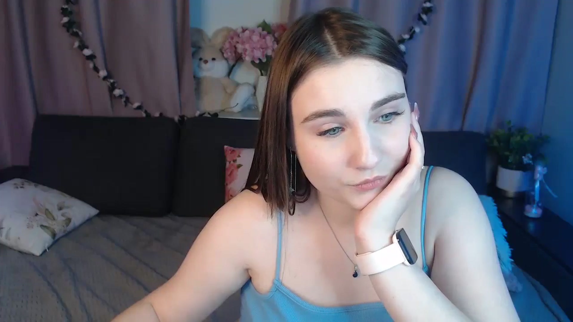 Gallery image thumbnail from LaneyGrey's myfreecams stream on, 11/10/2024, 14:35 image 13 of 20