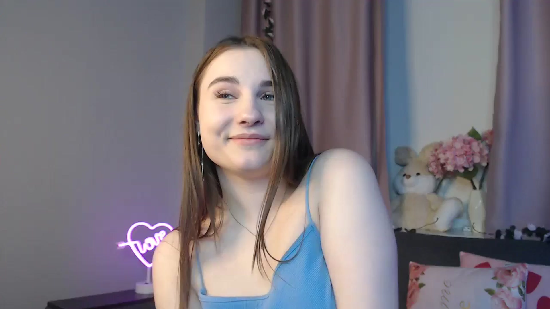 Gallery image thumbnail from LaneyGrey's myfreecams stream on, 11/10/2024, 14:35 image 7 of 20