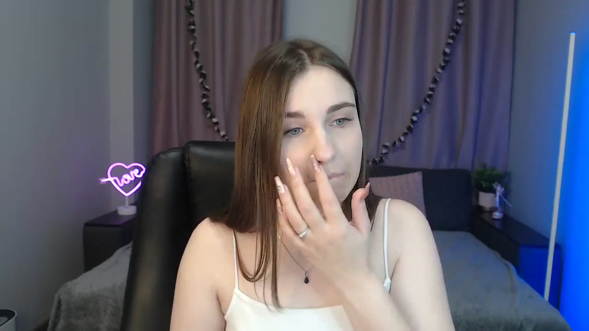 Gallery image thumbnail from LaneyGrey's myfreecams stream on, 11/12/2024, 11:32 image 6 of 20