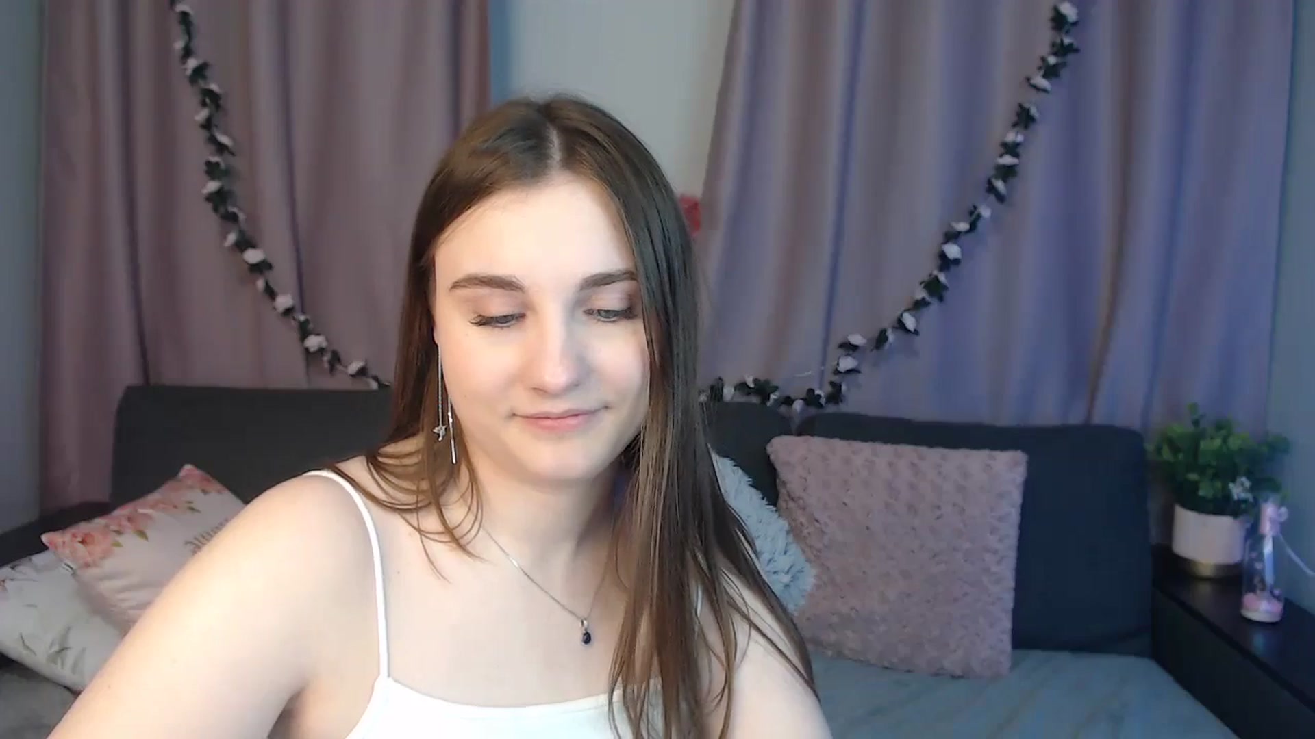 Gallery image thumbnail from LaneyGrey's myfreecams stream on, 11/12/2024, 12:09 image 2 of 20