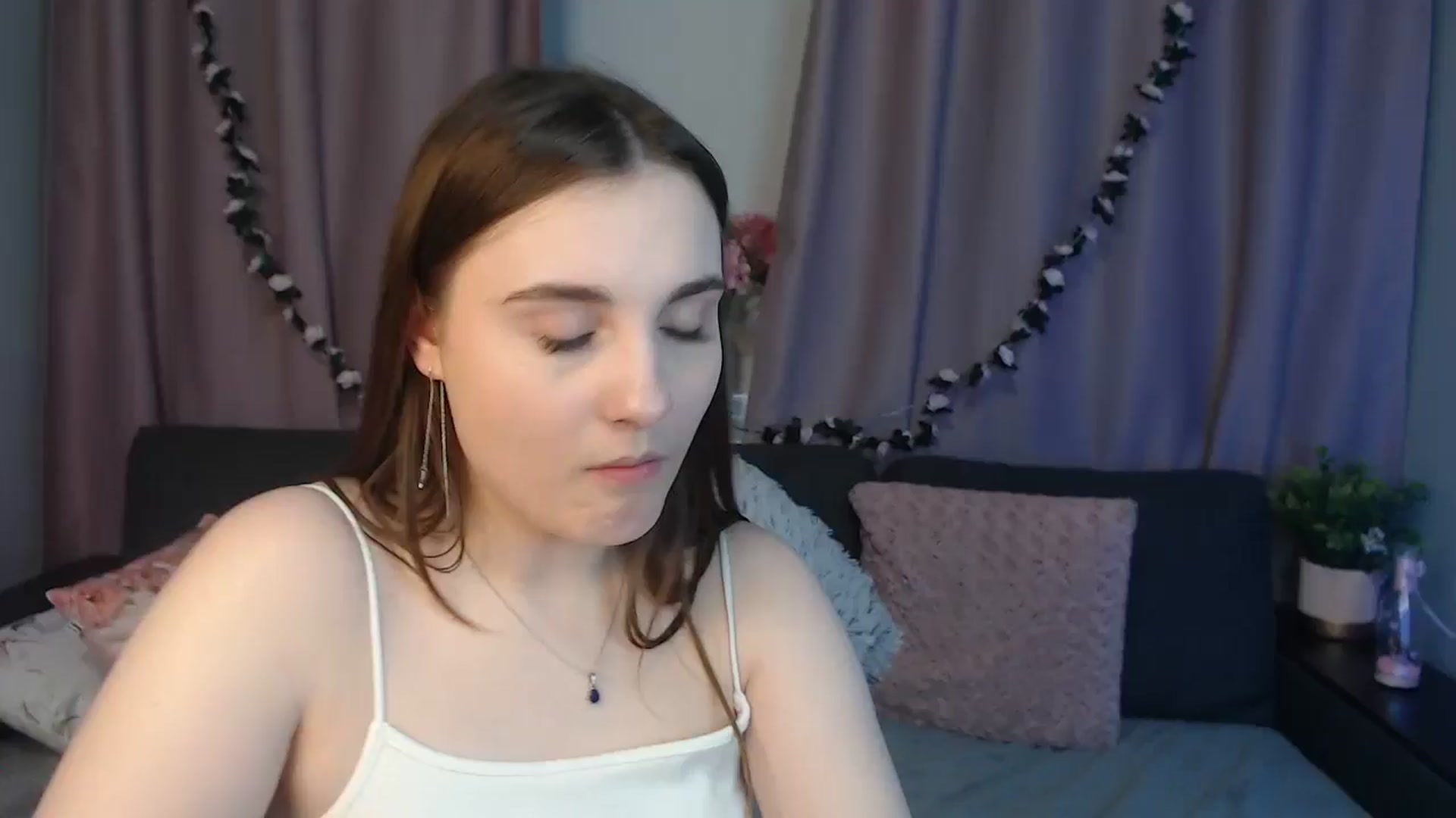 Gallery image thumbnail from LaneyGrey's myfreecams stream on, 11/12/2024, 12:09 image 1 of 20