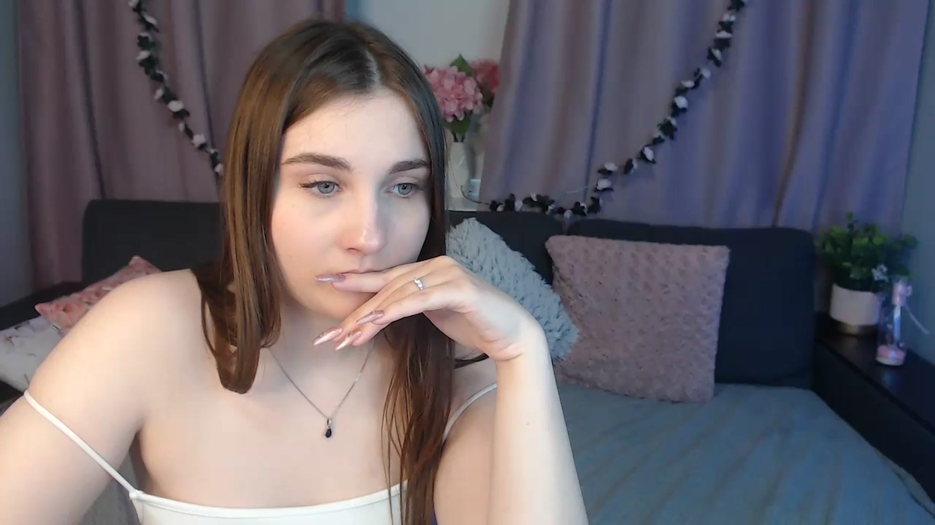 Gallery image thumbnail from LaneyGrey's myfreecams stream on, 11/12/2024, 12:09 image 19 of 20
