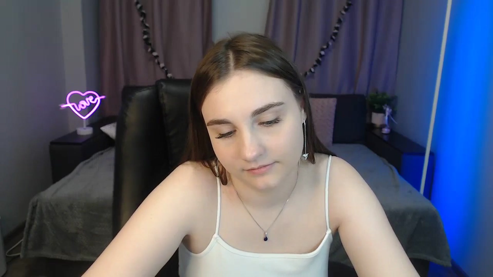 Gallery image thumbnail from LaneyGrey's myfreecams stream on, 11/12/2024, 12:26 image 14 of 20