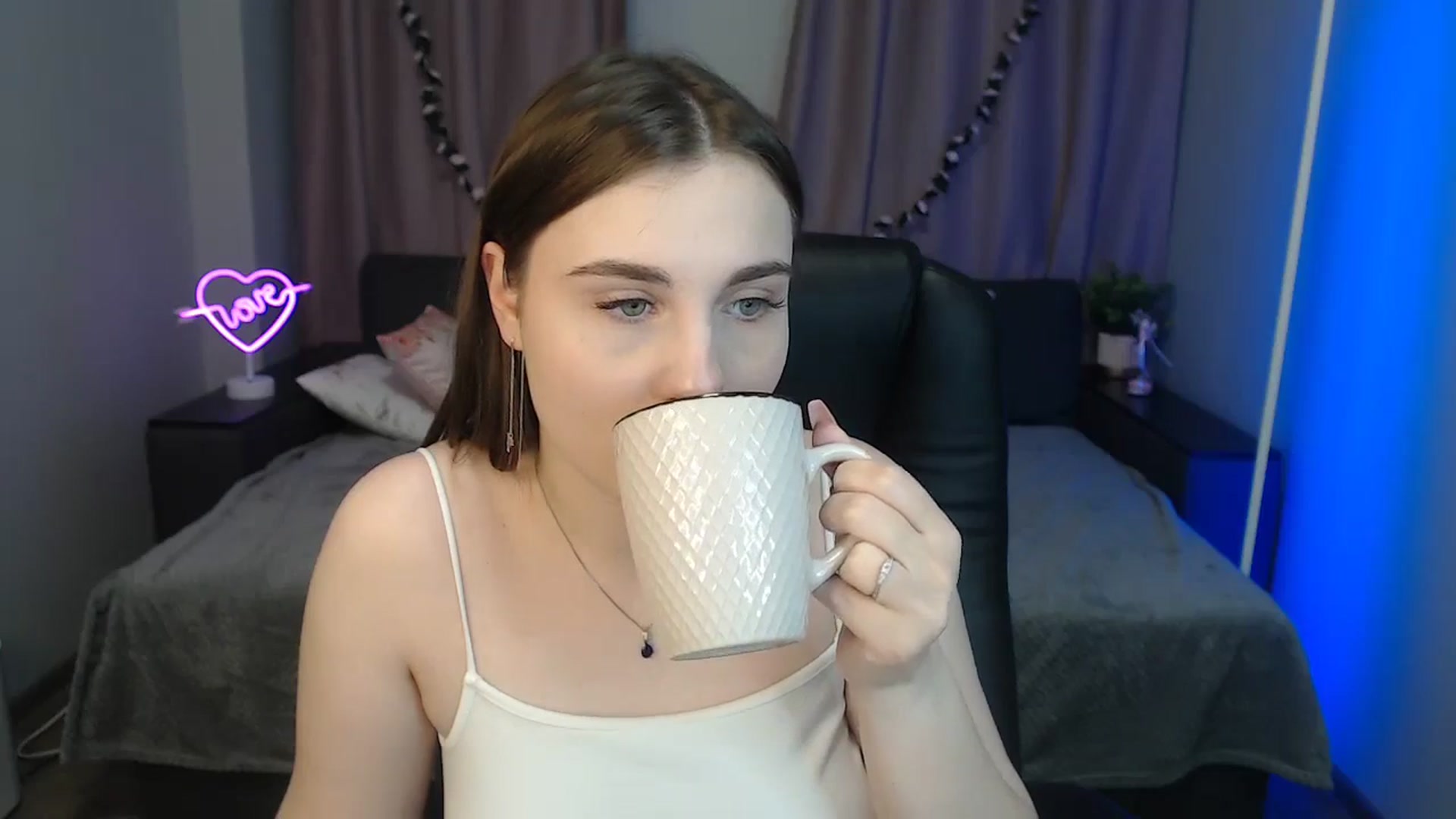 Gallery image thumbnail from LaneyGrey's myfreecams stream on, 11/12/2024, 12:26 image 4 of 20