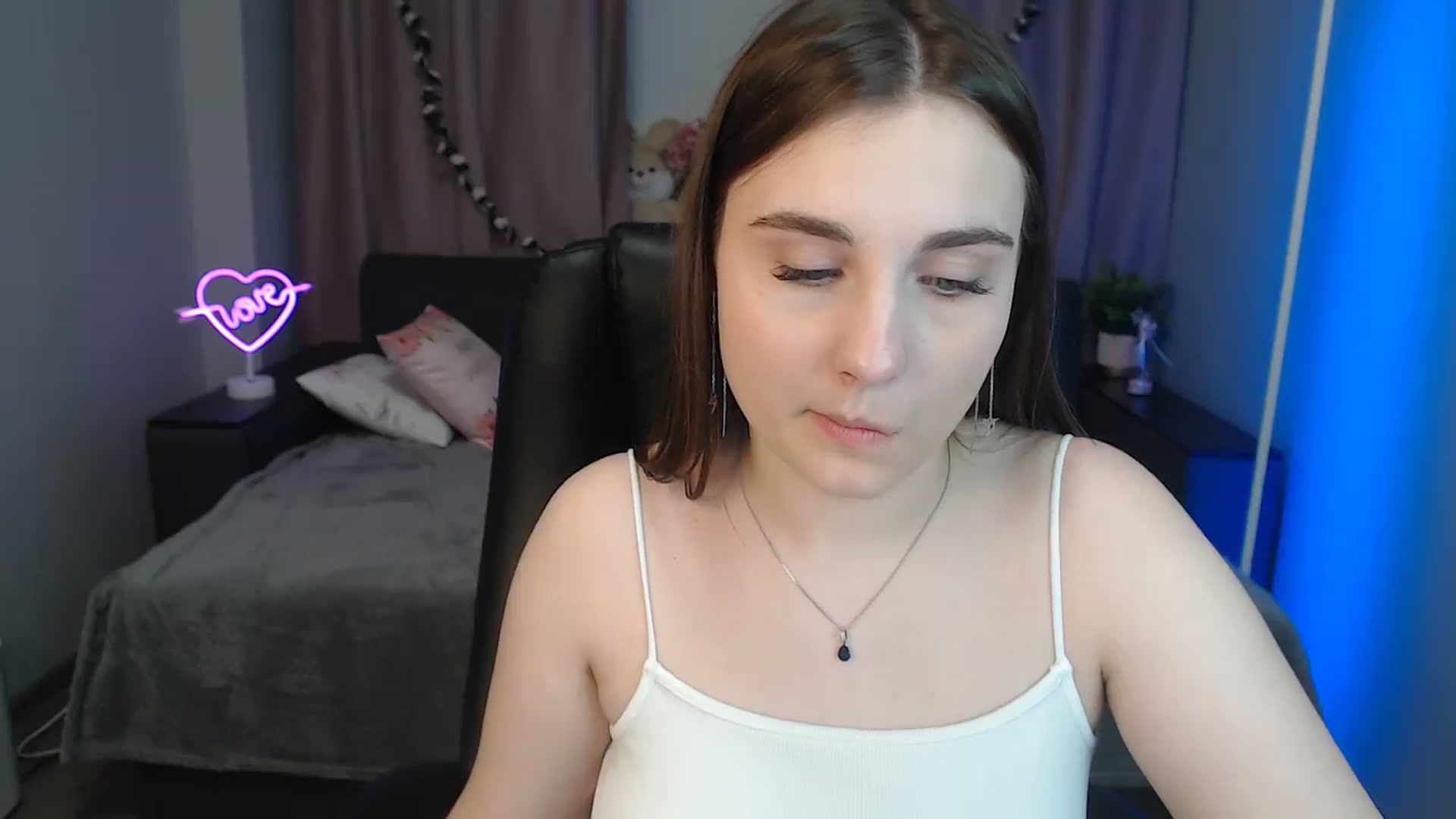 Gallery image thumbnail from LaneyGrey's myfreecams stream on, 11/12/2024, 12:26 image 2 of 20