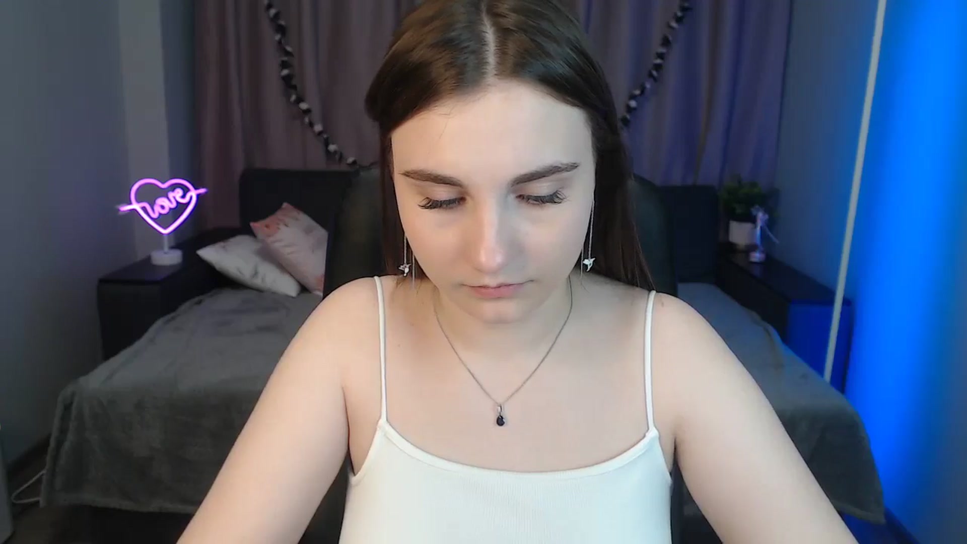 Gallery image thumbnail from LaneyGrey's myfreecams stream on, 11/12/2024, 12:26 image 3 of 20