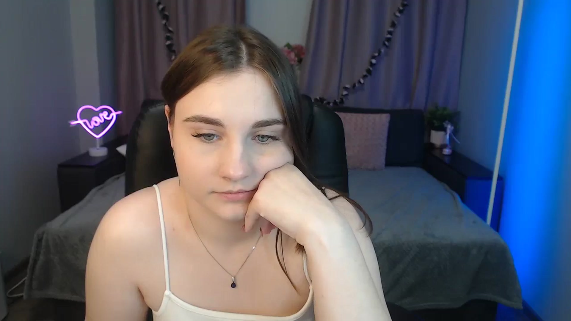Gallery image thumbnail from LaneyGrey's myfreecams stream on, 11/12/2024, 12:26 image 16 of 20