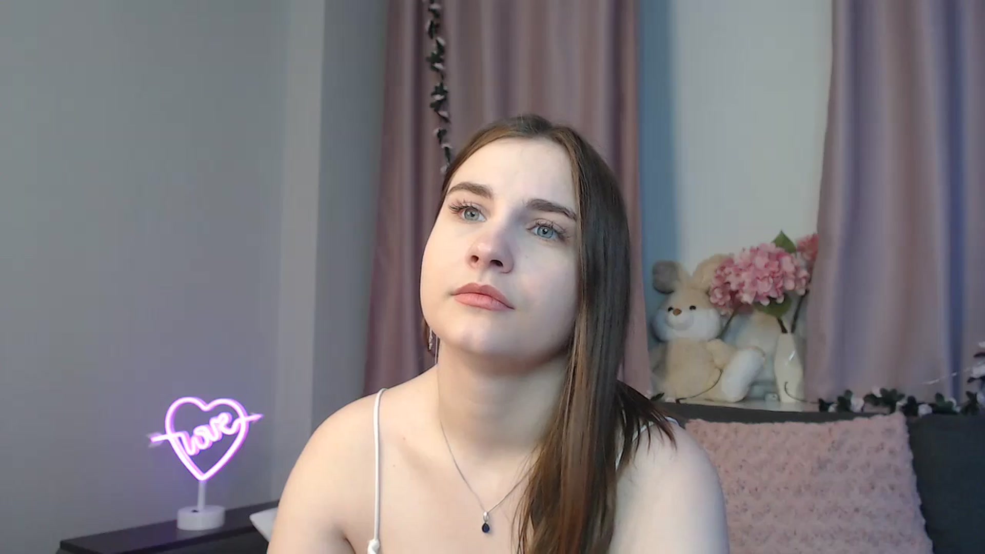 Gallery image thumbnail from LaneyGrey's myfreecams stream on, 11/12/2024, 14:49 image 20 of 20