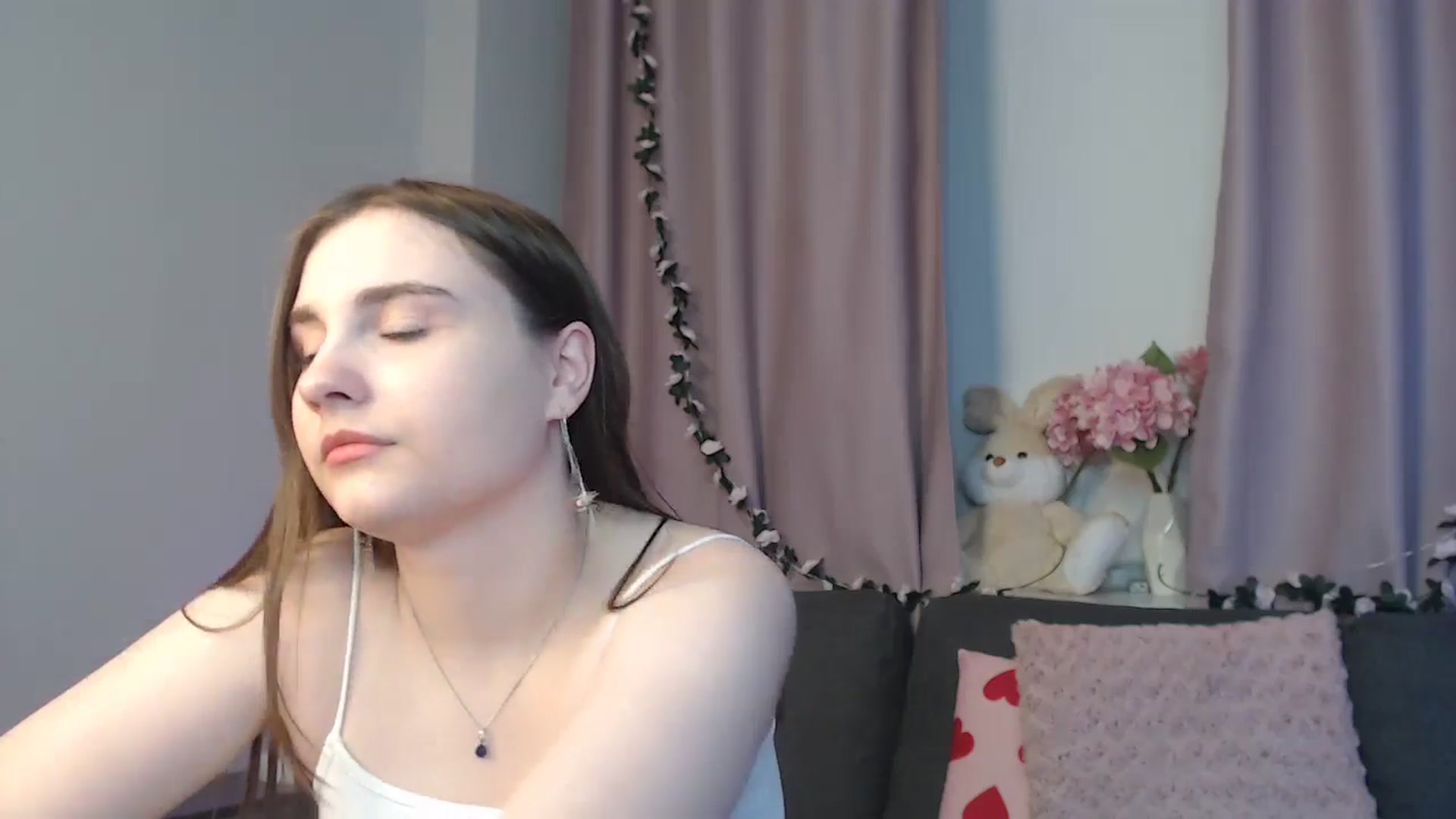 Gallery image thumbnail from LaneyGrey's myfreecams stream on, 11/12/2024, 14:49 image 3 of 20