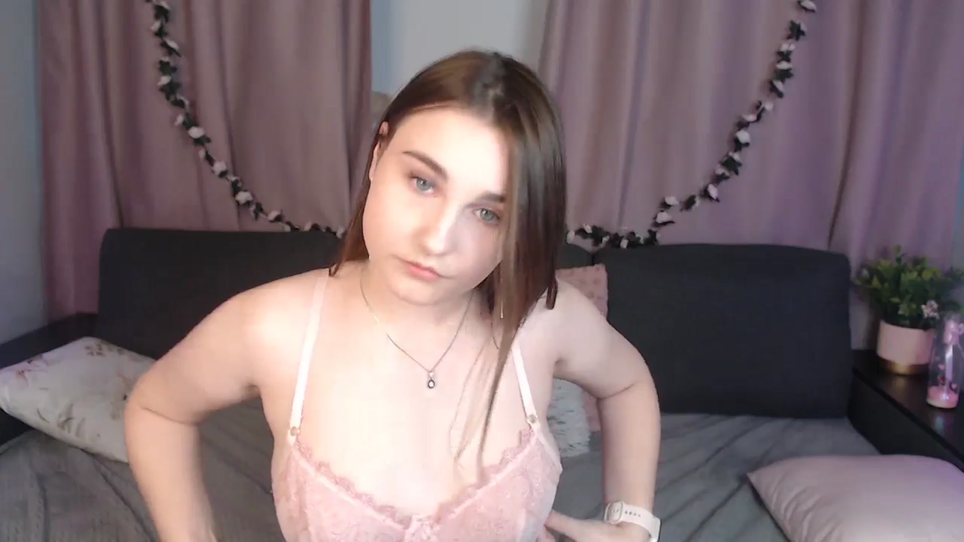 Gallery image thumbnail from LaneyGrey's myfreecams stream on, 11/15/2024, 12:33 image 19 of 20