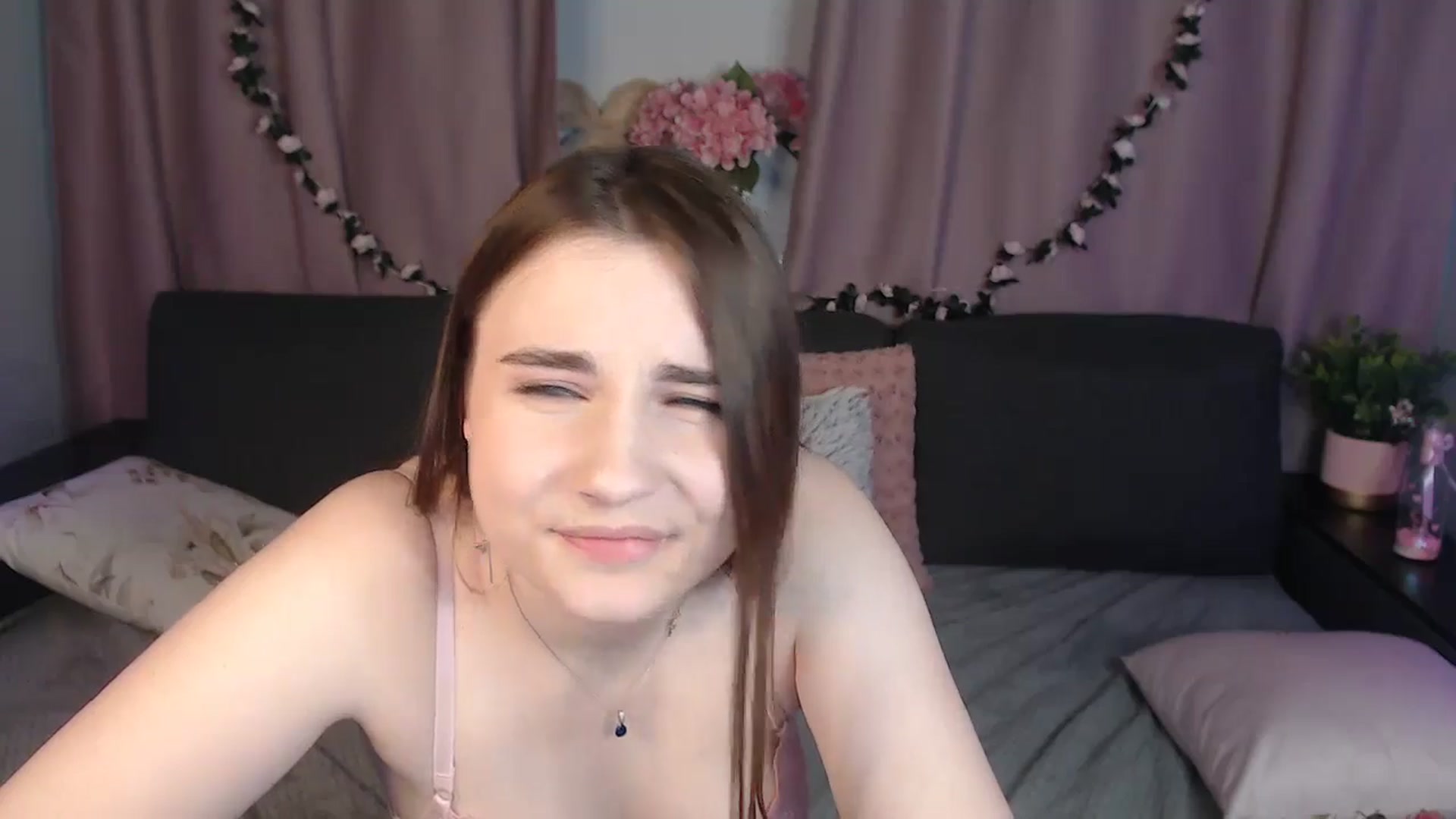 Gallery image thumbnail from LaneyGrey's myfreecams stream on, 11/15/2024, 12:55 image 17 of 20