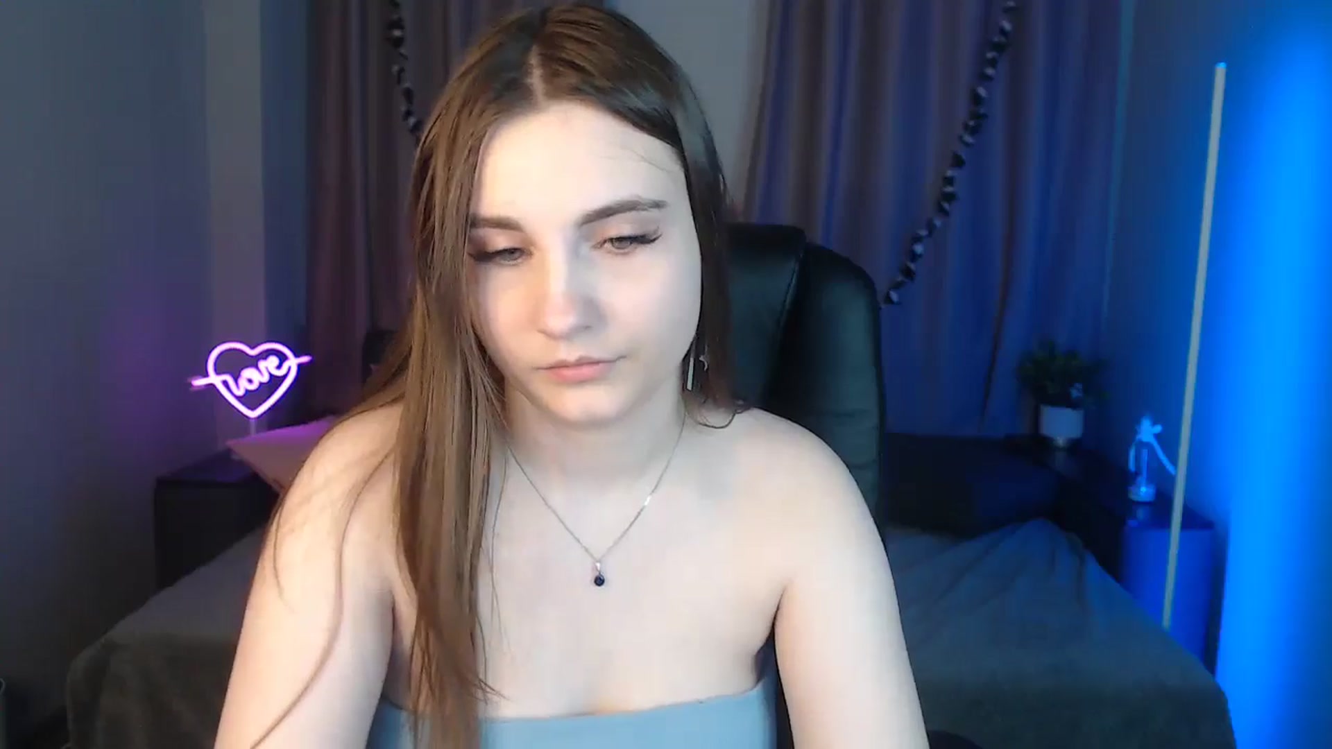 Gallery image thumbnail from LaneyGrey's myfreecams stream on, 11/18/2024, 13:07 image 12 of 20