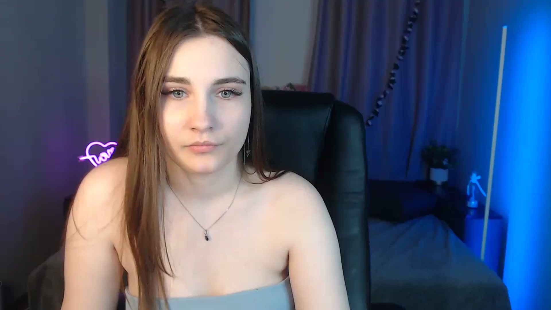 Gallery image thumbnail from LaneyGrey's myfreecams stream on, 11/18/2024, 13:07 image 13 of 20