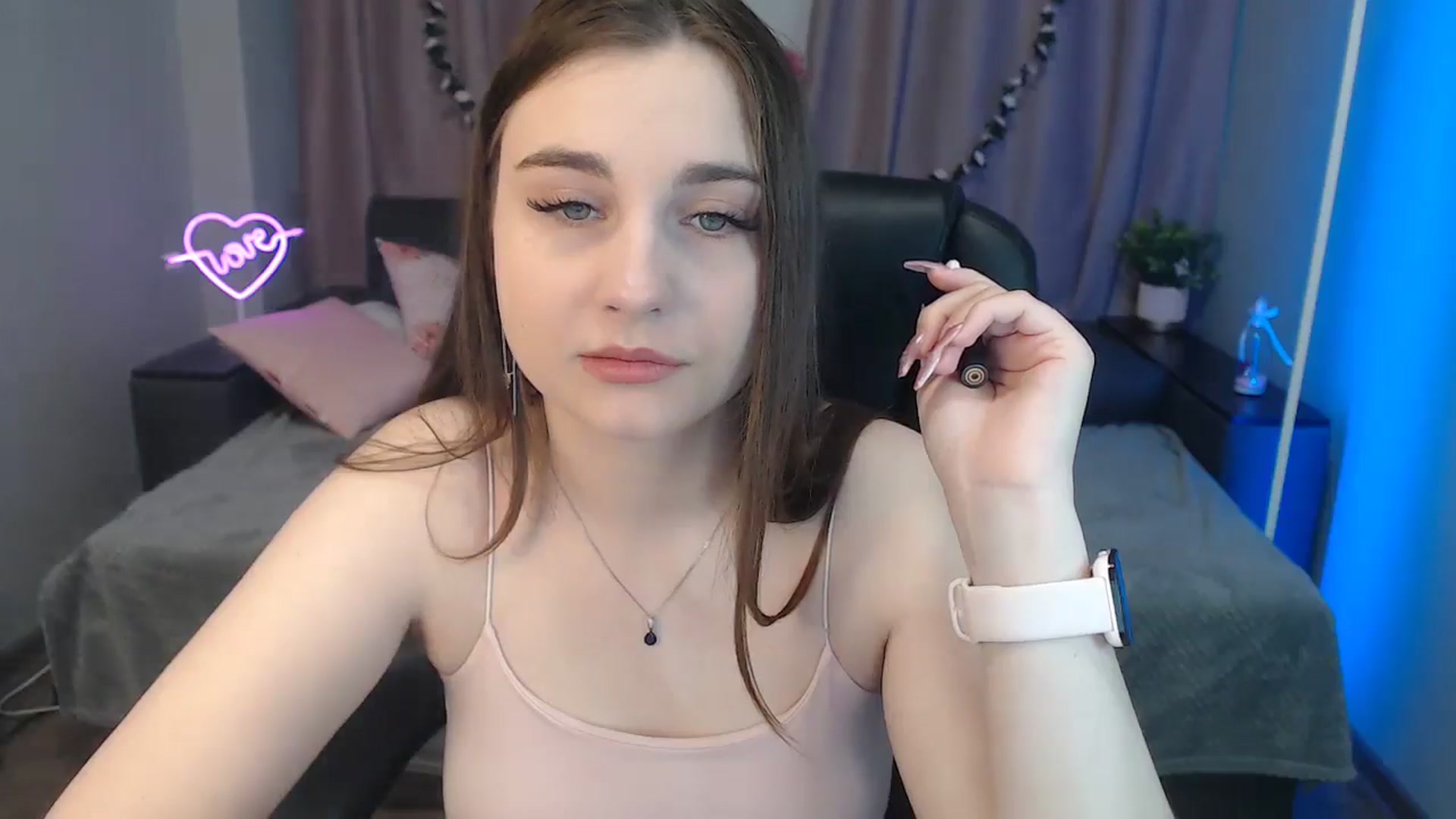 Gallery image thumbnail from LaneyGrey's myfreecams stream on, 11/19/2024, 09:39 image 12 of 20