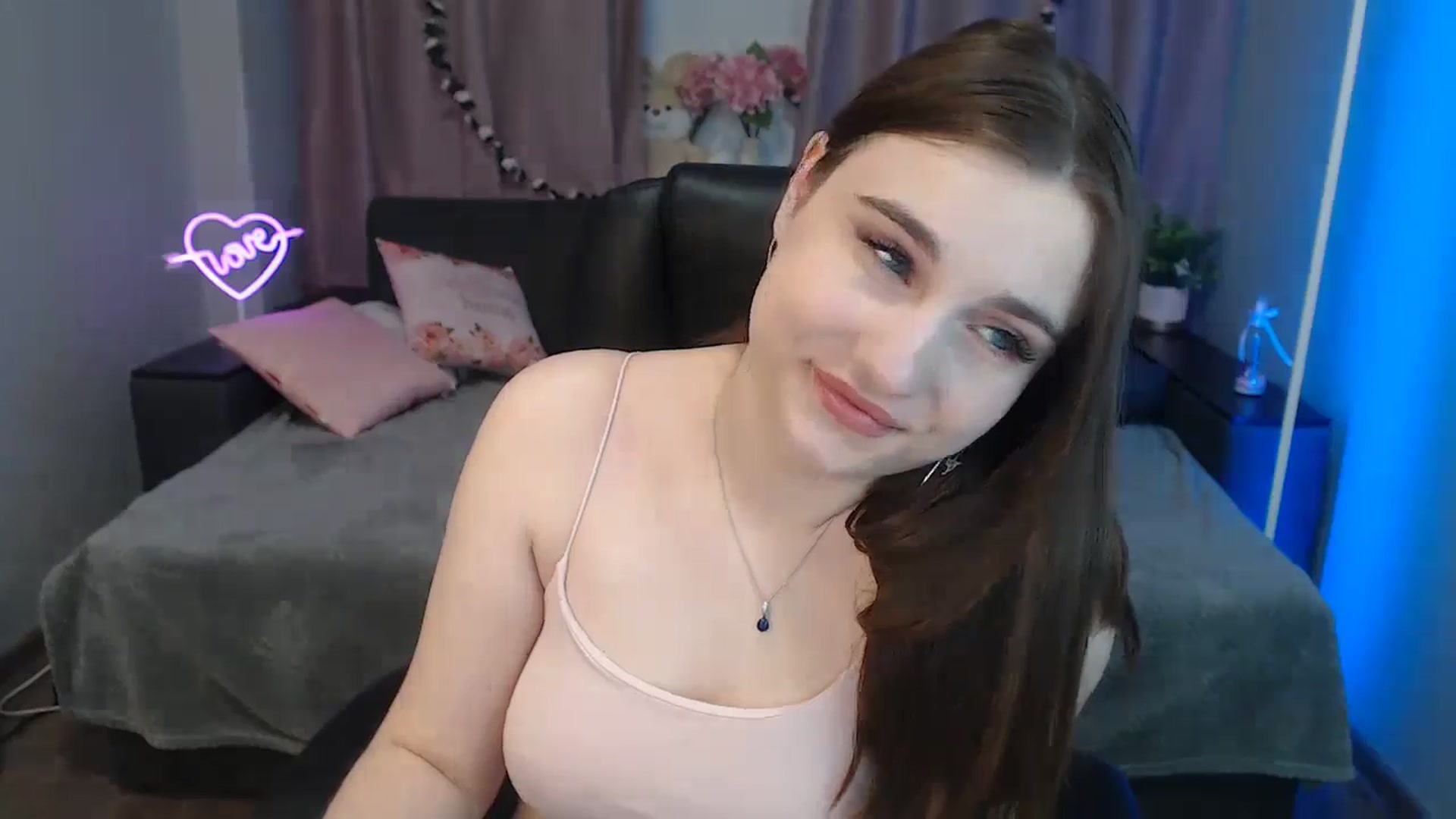 Gallery image thumbnail from LaneyGrey's myfreecams stream on, 11/19/2024, 09:39 image 16 of 20