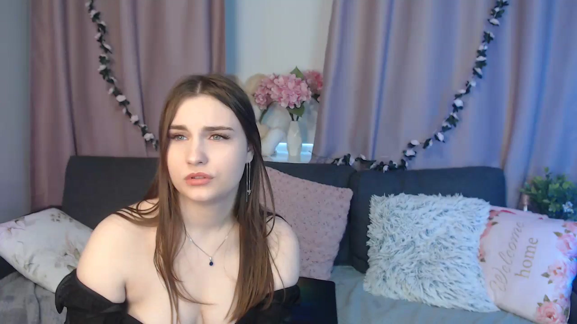 Gallery image thumbnail from LaneyGrey's myfreecams stream on, 11/20/2024, 12:56 image 4 of 20