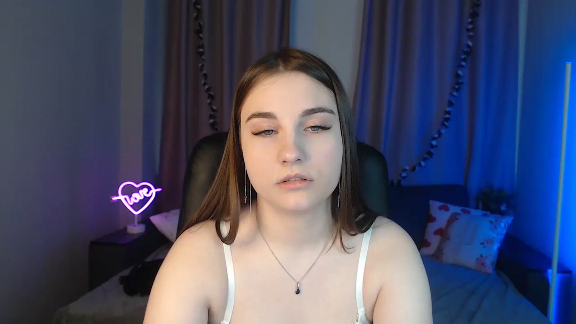 Gallery image thumbnail from LaneyGrey's myfreecams stream on, 11/22/2024, 11:27 image 13 of 20
