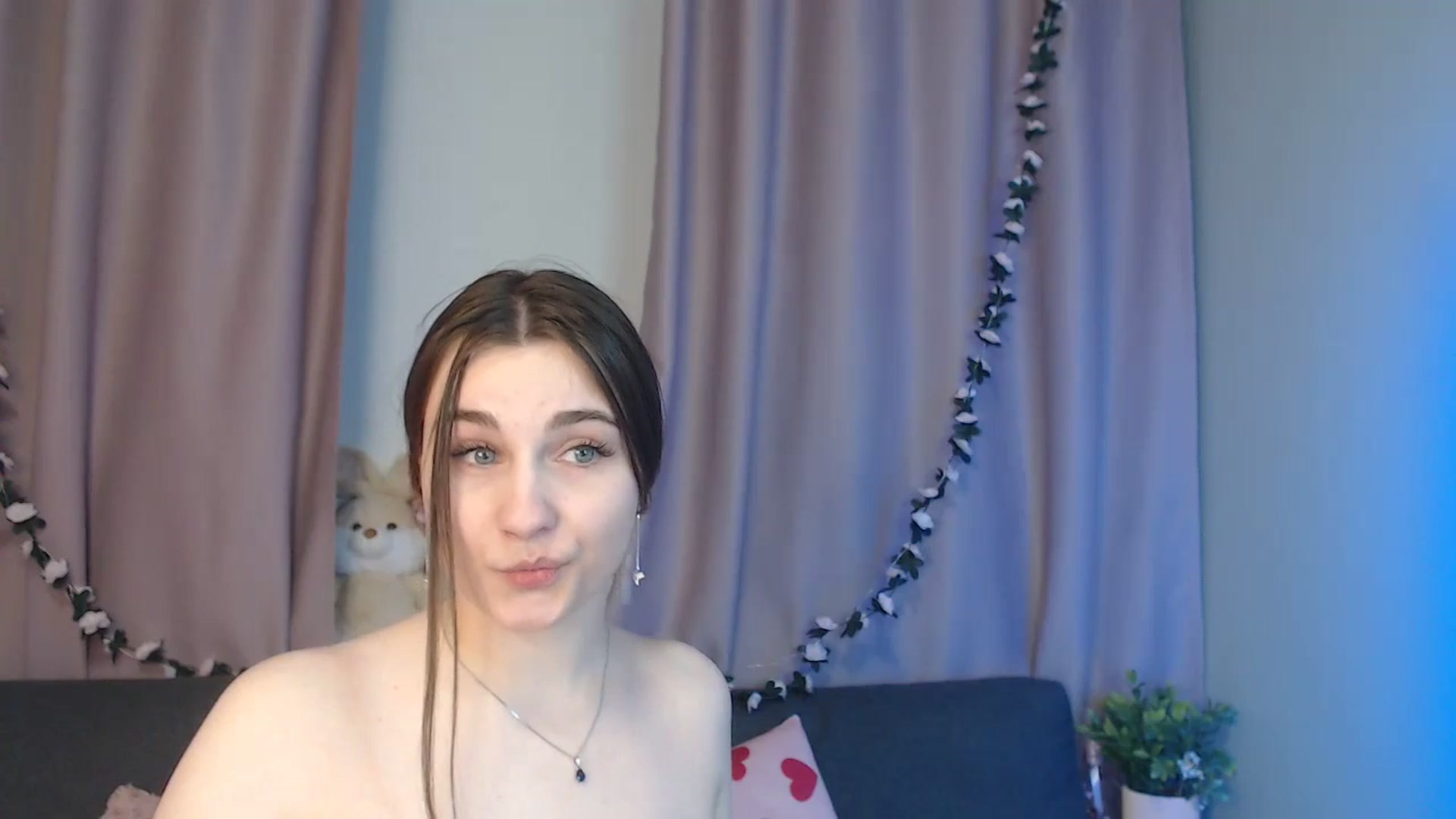 Gallery image thumbnail from LaneyGrey's myfreecams stream on, 11/23/2024, 14:53 image 13 of 20