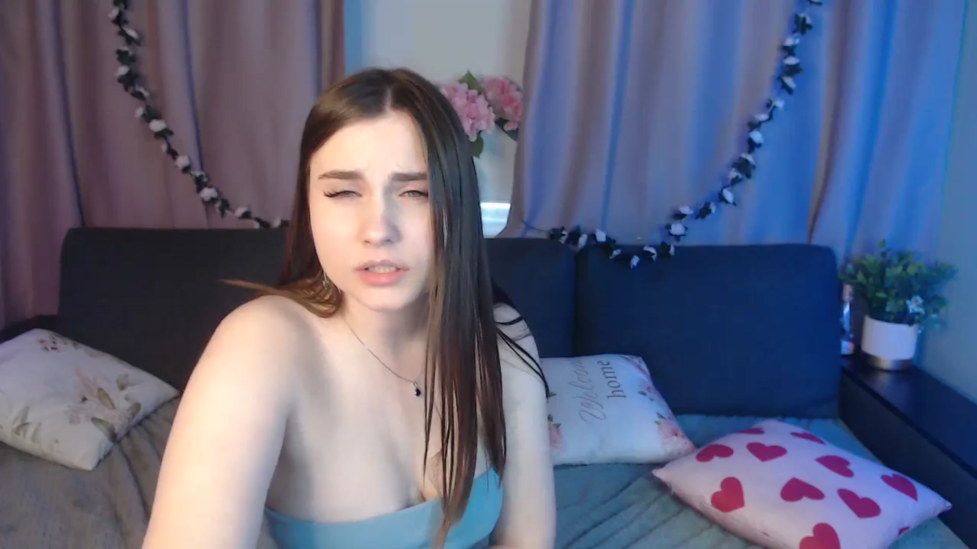 Gallery image thumbnail from LaneyGrey's myfreecams stream on, 11/24/2024, 12:01 image 12 of 20
