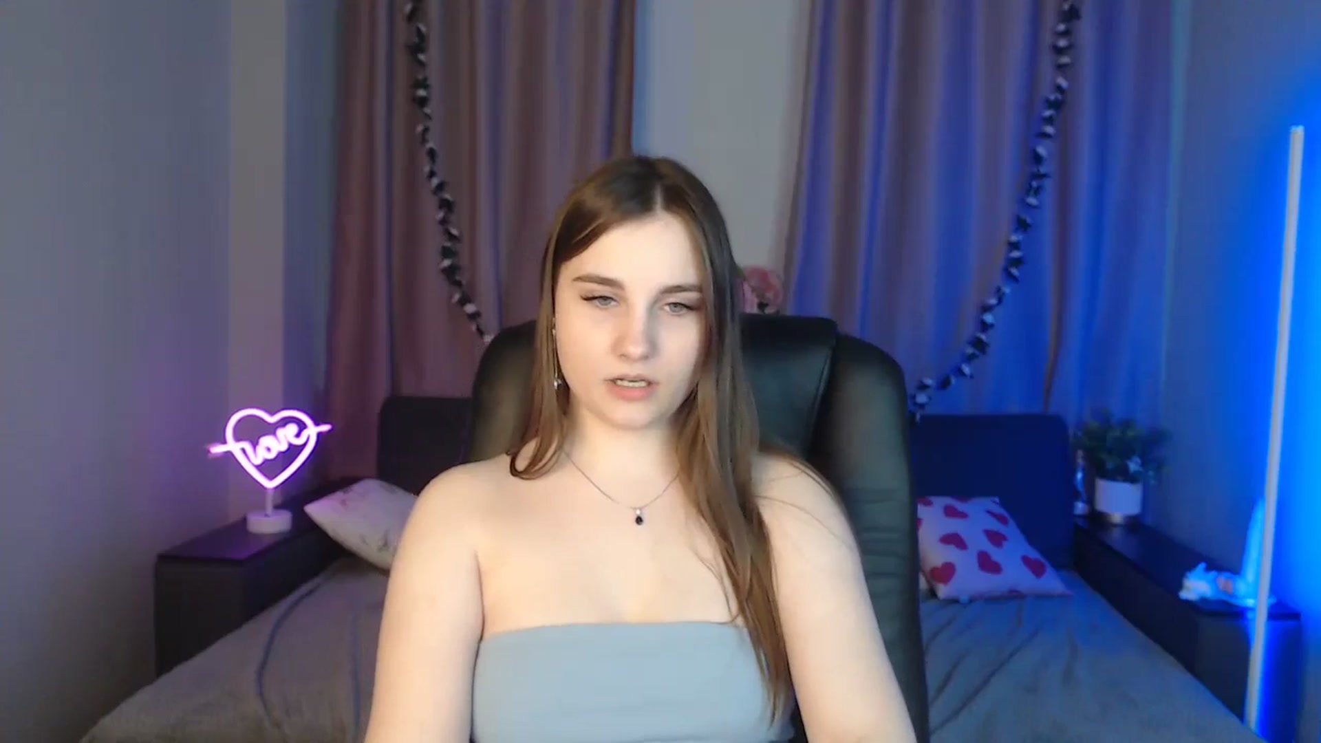 Gallery image thumbnail from LaneyGrey's myfreecams stream on, 11/24/2024, 12:42 image 12 of 20