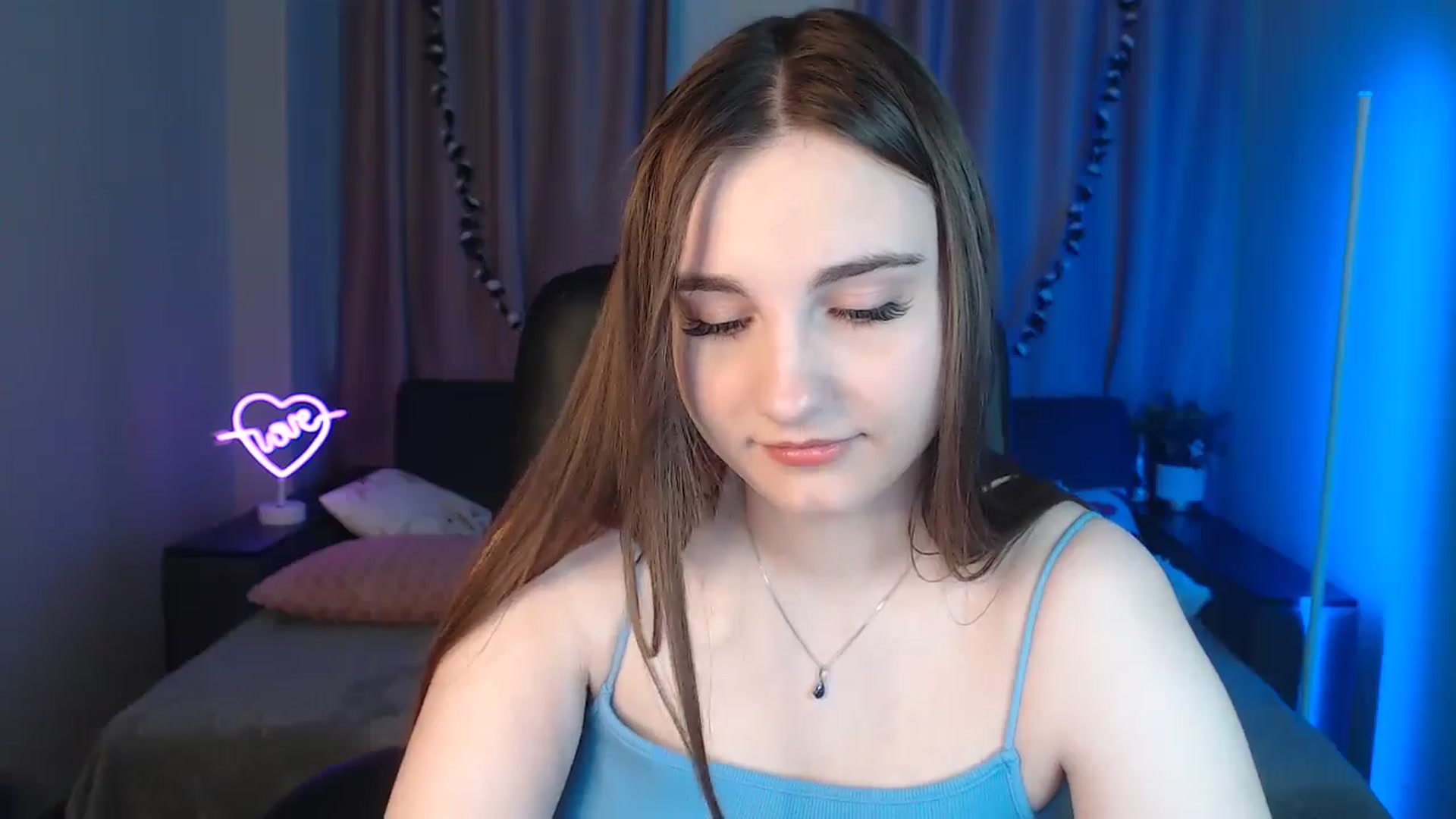 Gallery image thumbnail from LaneyGrey's myfreecams stream on, 11/25/2024, 09:37 image 16 of 20