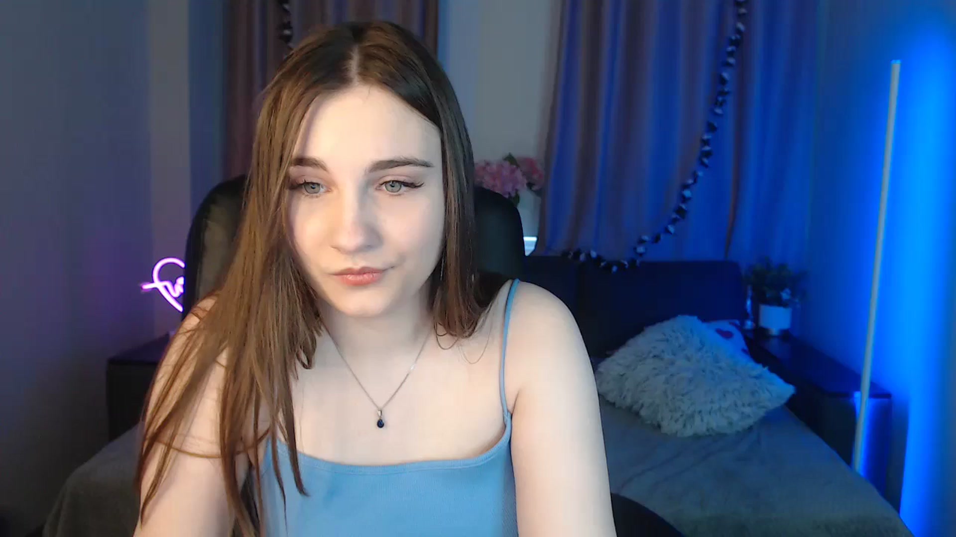 Gallery image thumbnail from LaneyGrey's myfreecams stream on, 11/25/2024, 09:37 image 17 of 20