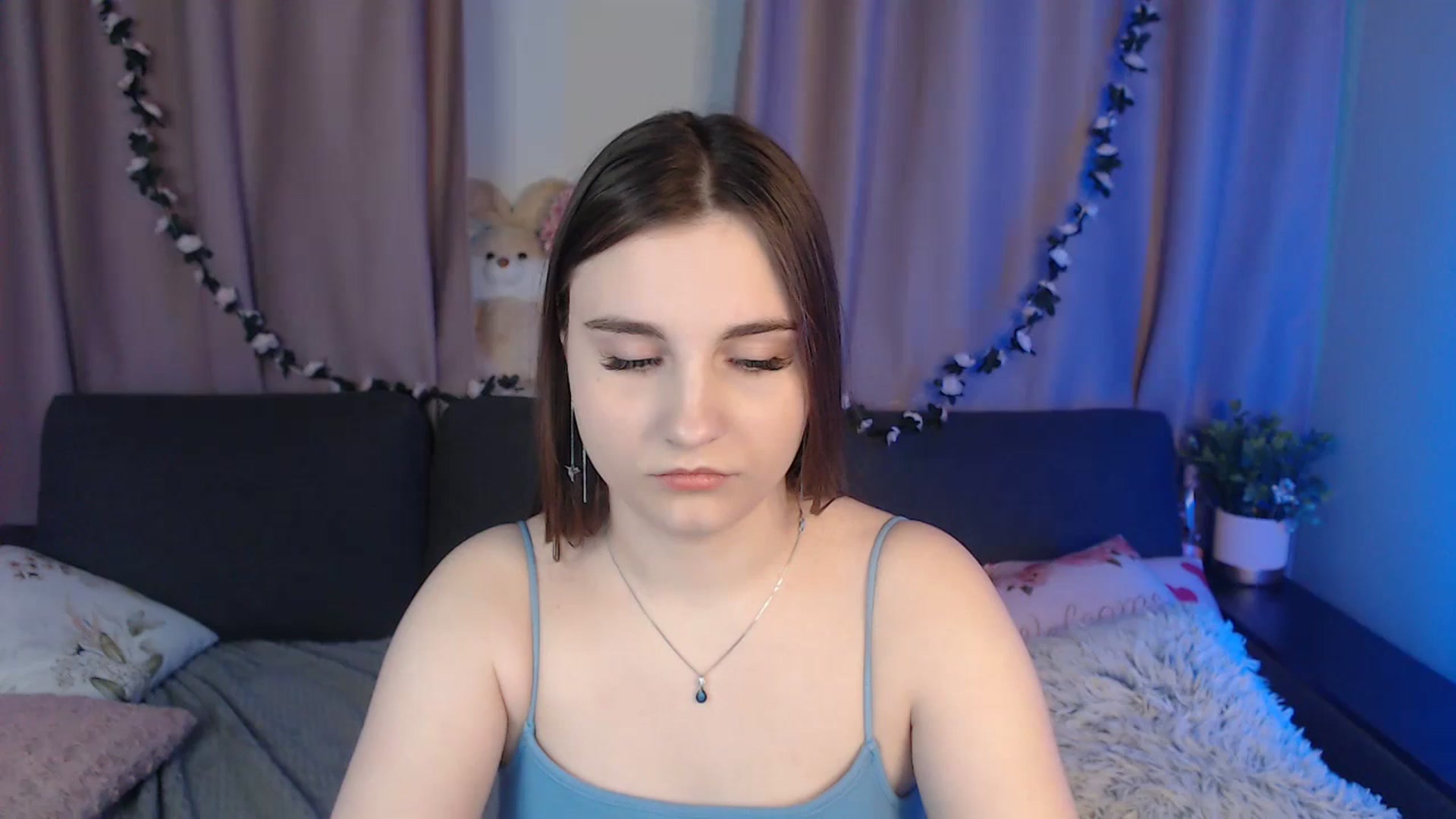 Gallery image thumbnail from LaneyGrey's myfreecams stream on, 11/25/2024, 10:55 image 19 of 20