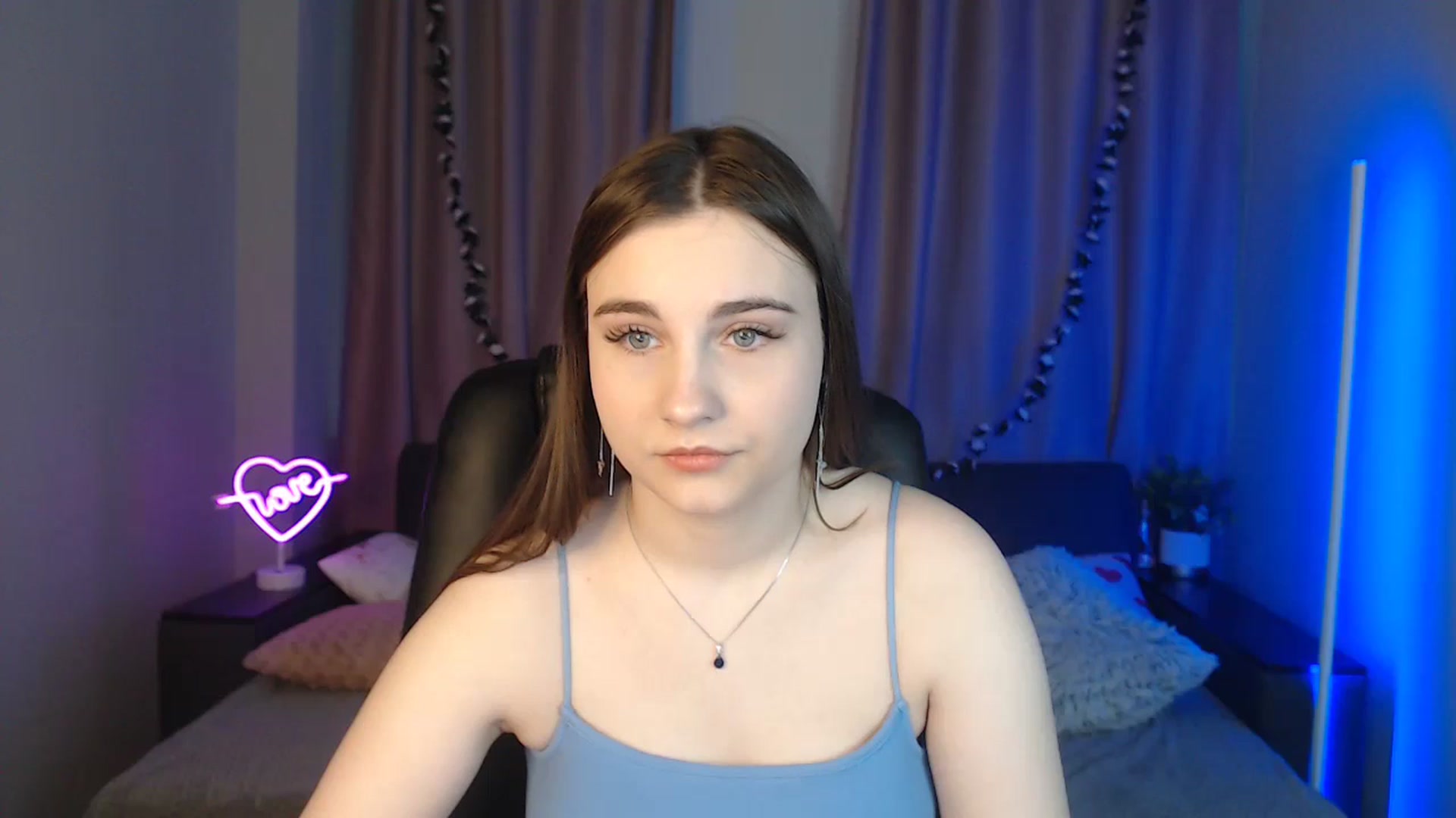 Gallery image thumbnail from LaneyGrey's myfreecams stream on, 11/25/2024, 10:55 image 6 of 20