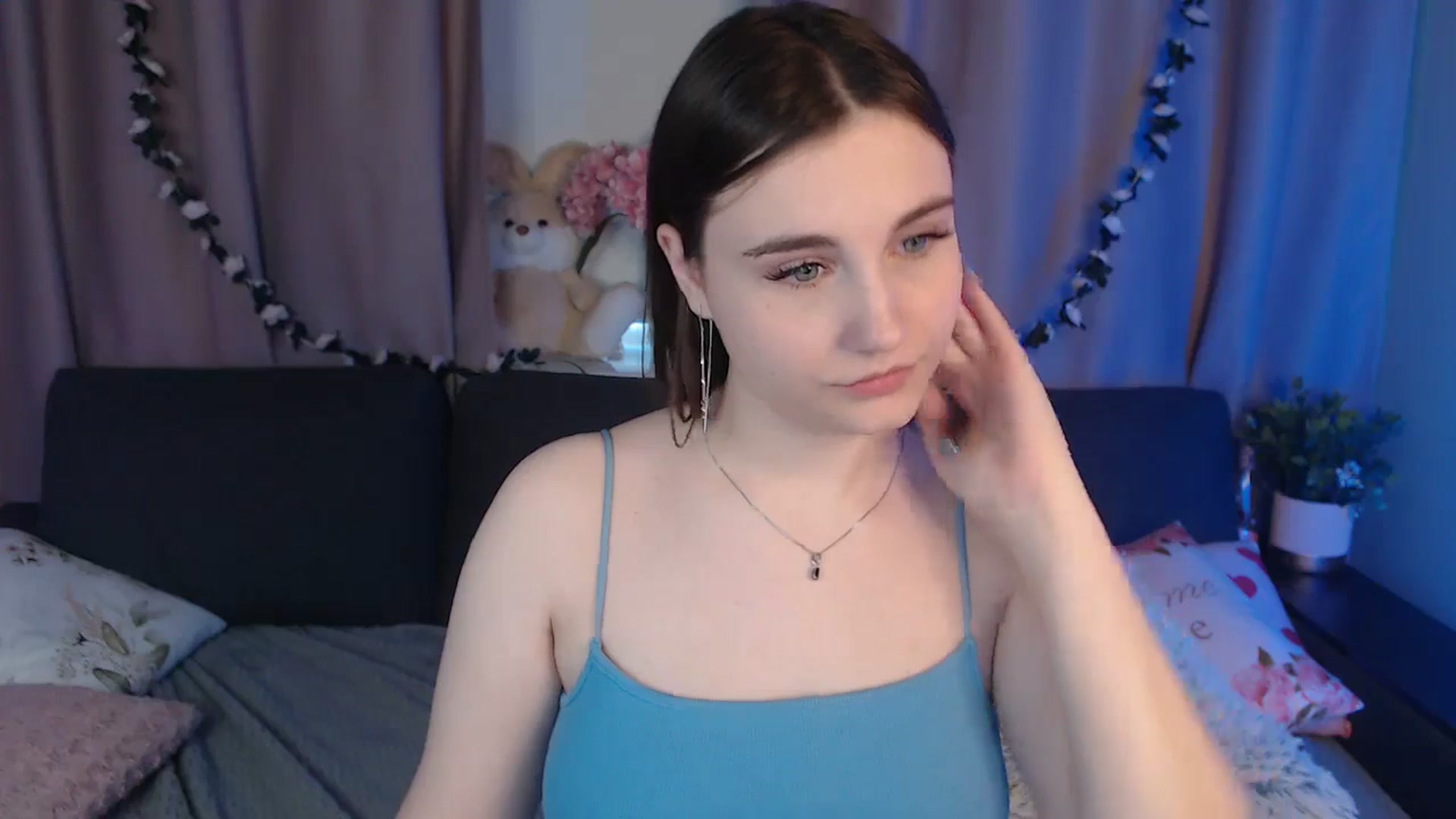 Gallery image thumbnail from LaneyGrey's myfreecams stream on, 11/25/2024, 12:52 image 11 of 20