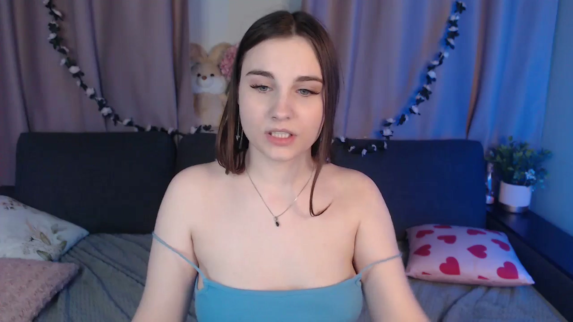 Gallery image thumbnail from LaneyGrey's myfreecams stream on, 11/25/2024, 13:40 image 6 of 20