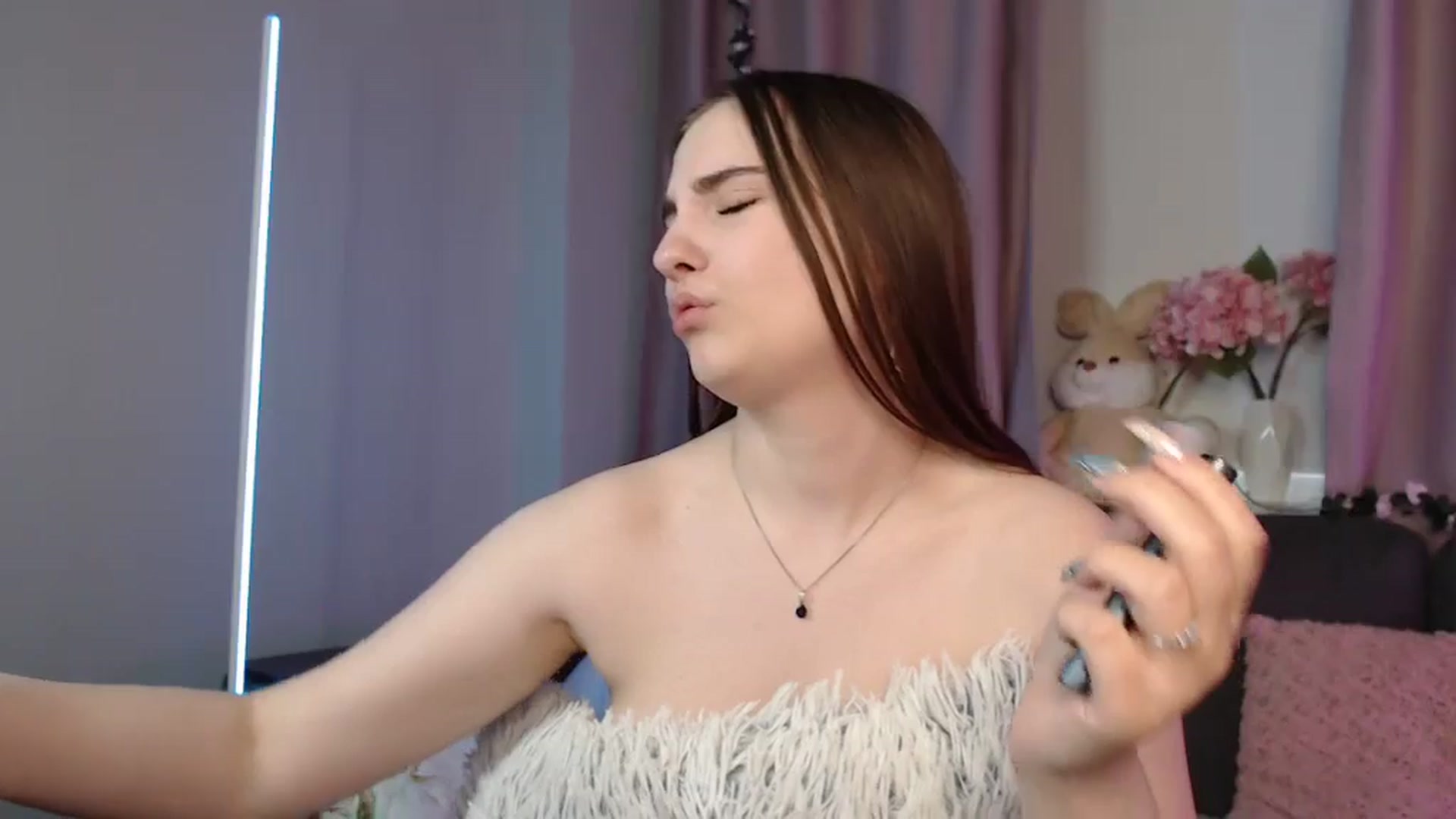 Gallery image thumbnail from LaneyGrey's myfreecams stream on, 12/03/2024, 13:48 image 11 of 20