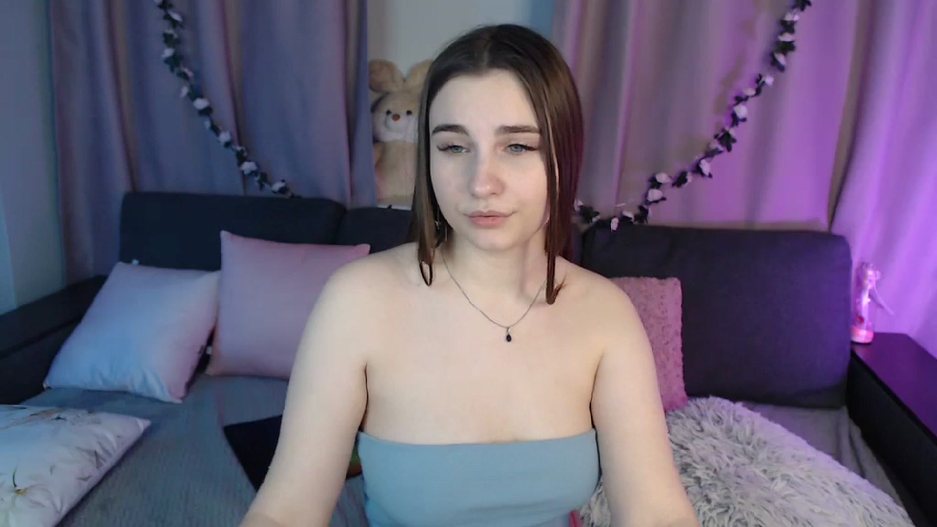 Gallery image thumbnail from LaneyGrey's myfreecams stream on, 12/03/2024, 14:03 image 8 of 20