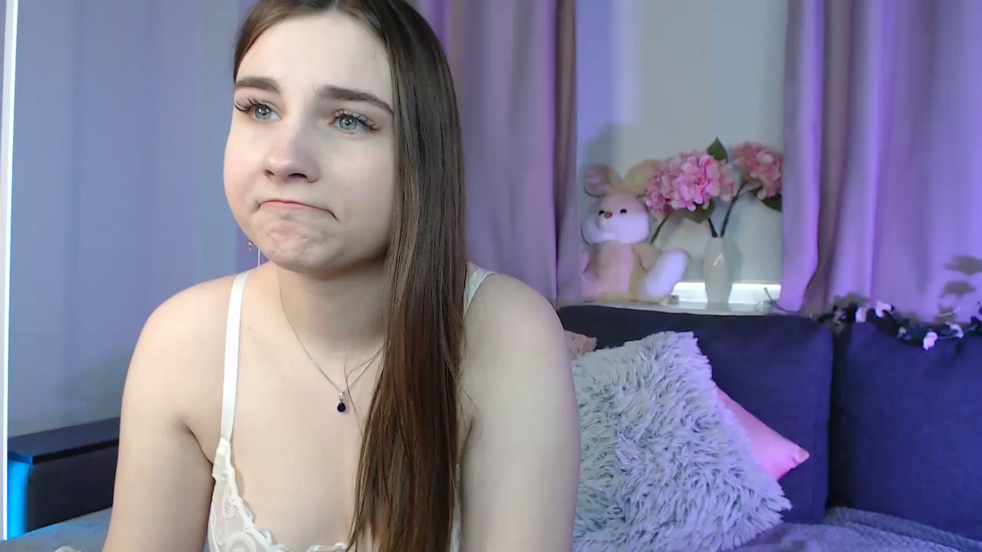 Gallery image thumbnail from LaneyGrey's myfreecams stream on, 12/06/2024, 10:27 image 12 of 20