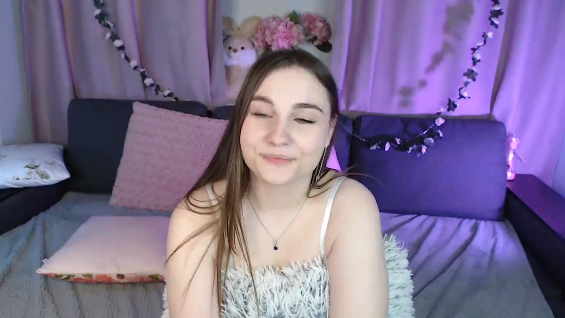 Gallery image thumbnail from LaneyGrey's myfreecams stream on, 12/06/2024, 14:06 image 8 of 20