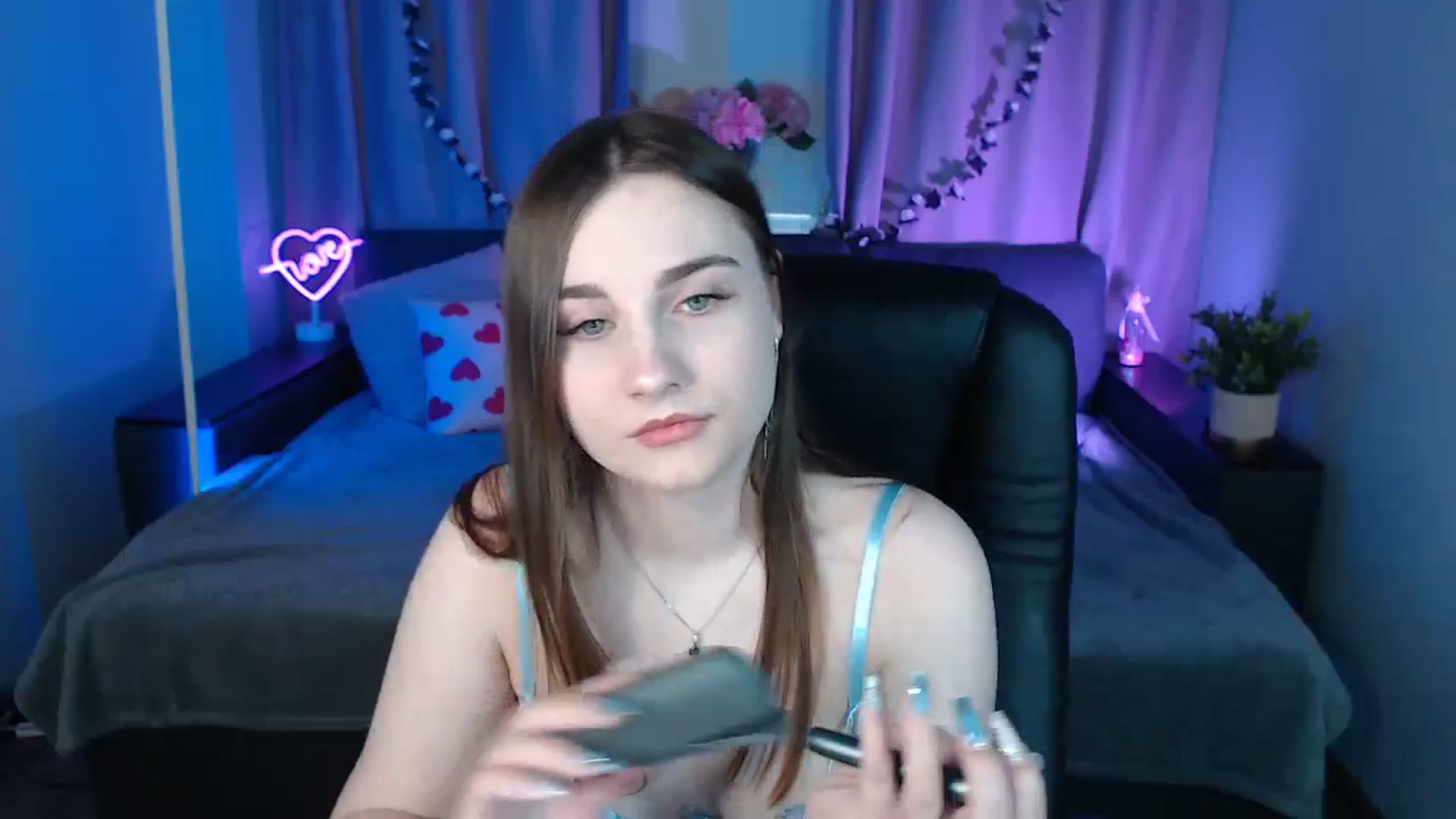 Gallery image thumbnail from LaneyGrey's myfreecams stream on, 12/08/2024, 09:23 image 11 of 20