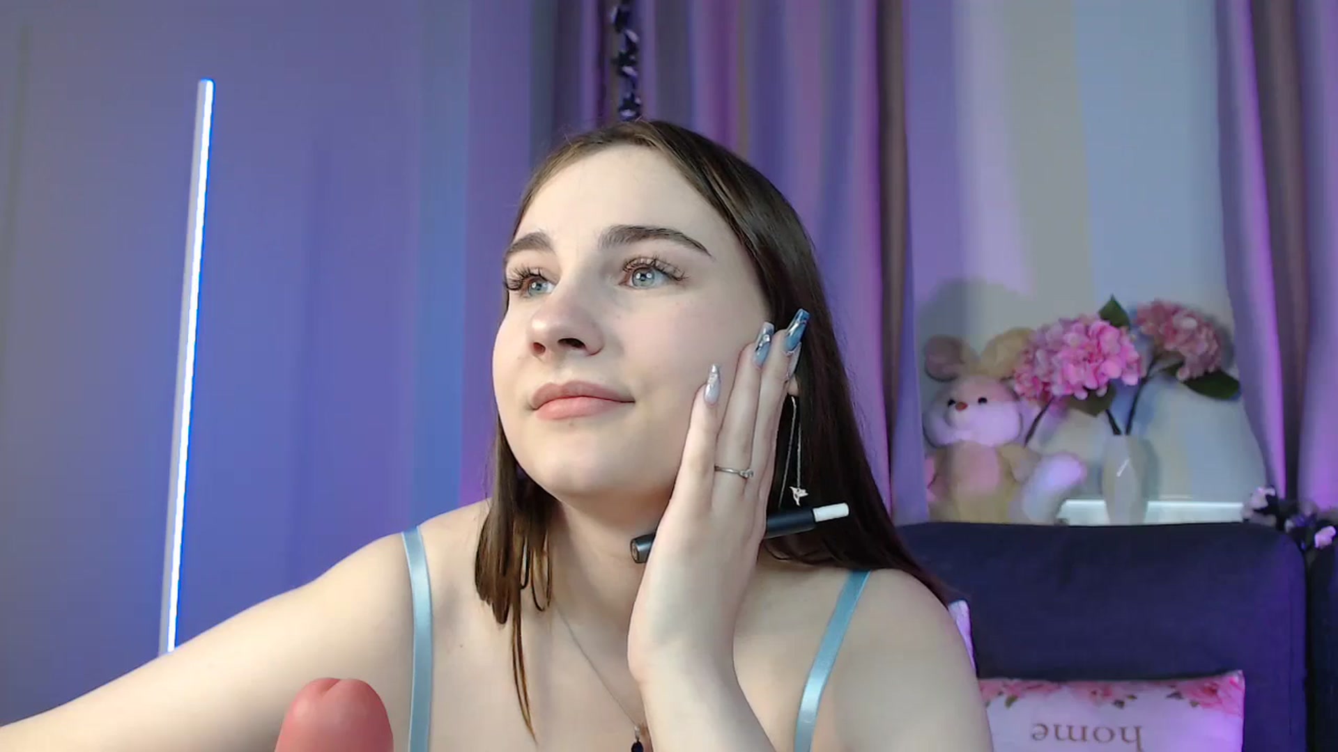 Gallery image thumbnail from LaneyGrey's myfreecams stream on, 12/08/2024, 11:30 image 2 of 20