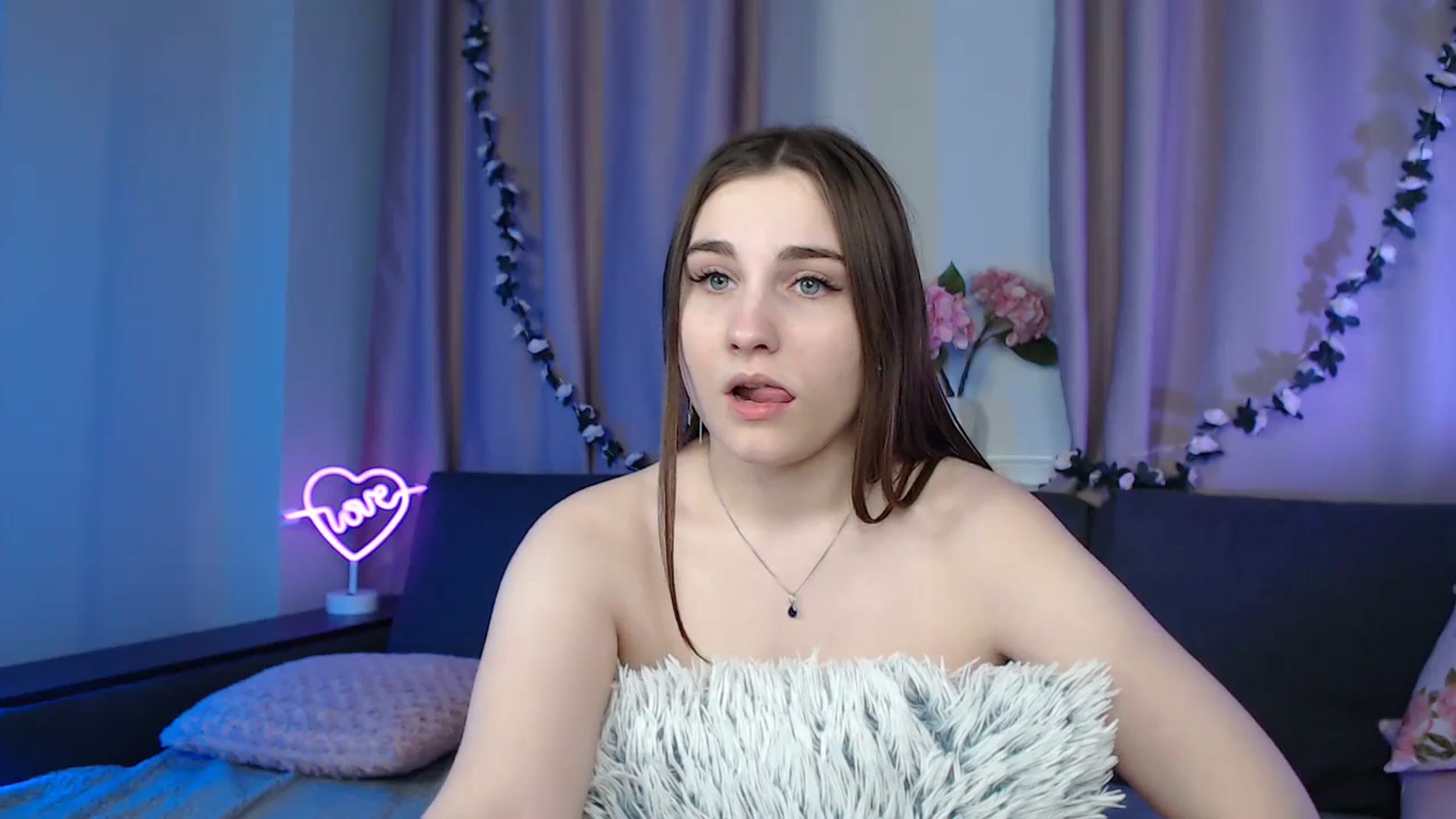 Gallery image thumbnail from LaneyGrey's myfreecams stream on, 12/09/2024, 13:56 image 9 of 20