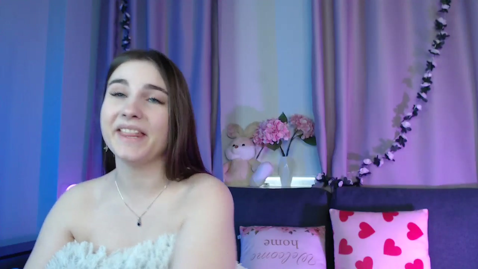 Gallery image thumbnail from LaneyGrey's myfreecams stream on, 12/10/2024, 12:15 image 14 of 20