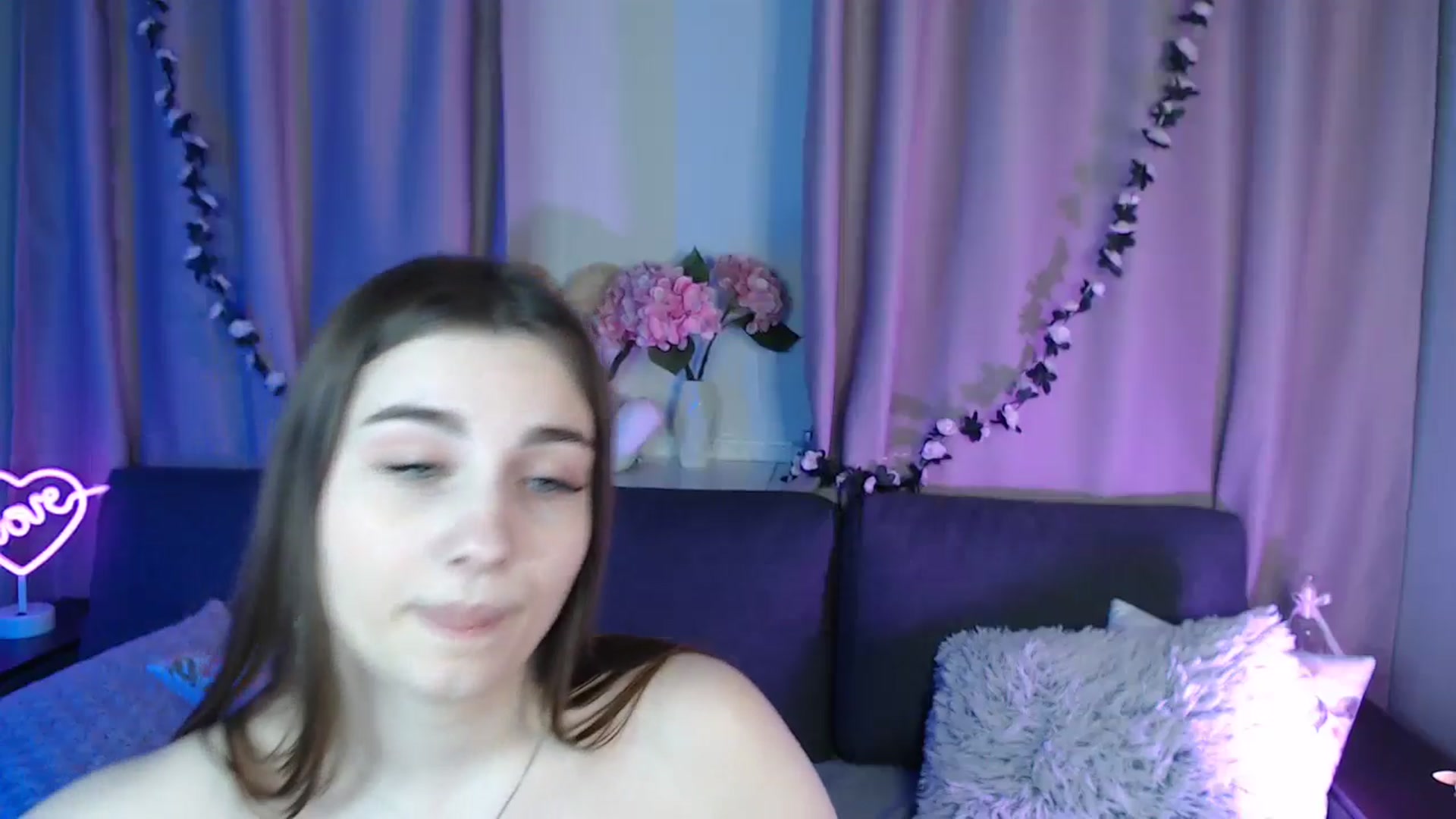Gallery image thumbnail from LaneyGrey's myfreecams stream on, 12/10/2024, 13:29 image 17 of 20