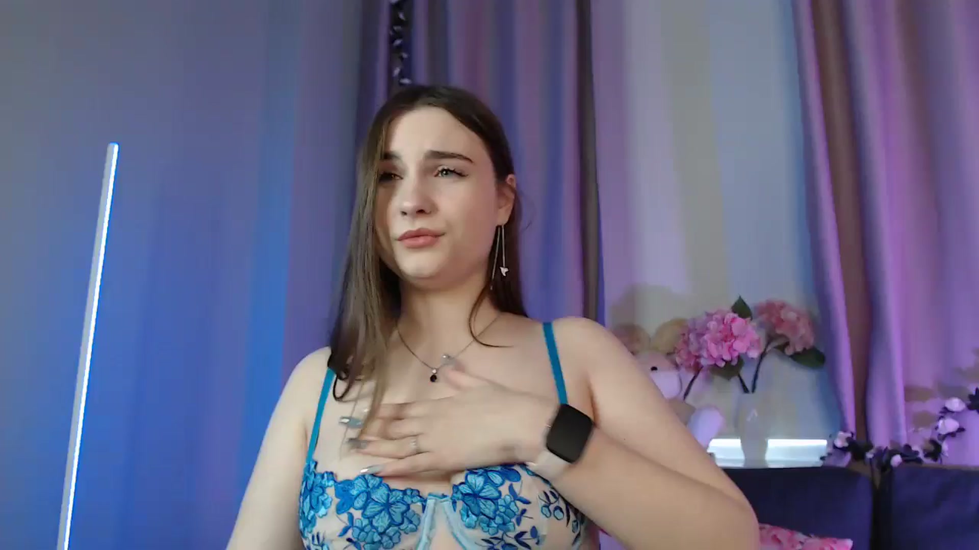 Gallery image thumbnail from LaneyGrey's myfreecams stream on, 12/14/2024, 09:48 image 2 of 20