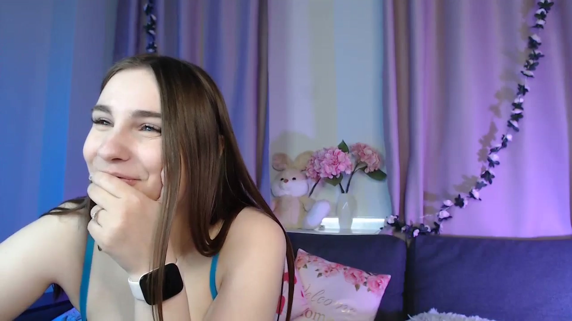 Gallery image thumbnail from LaneyGrey's myfreecams stream on, 12/14/2024, 12:33 image 7 of 20