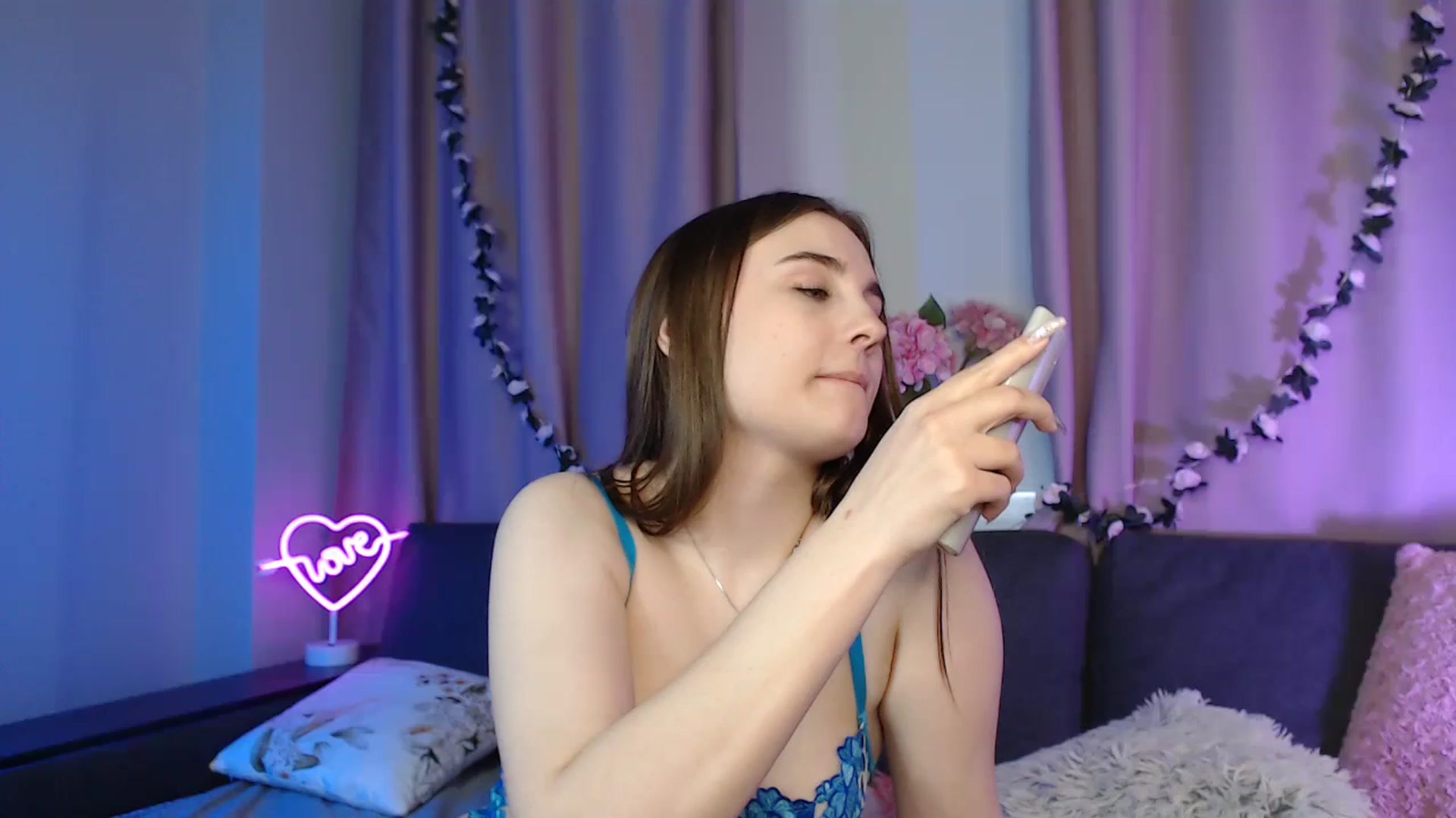 Gallery image thumbnail from LaneyGrey's myfreecams stream on, 12/14/2024, 13:30 image 1 of 20